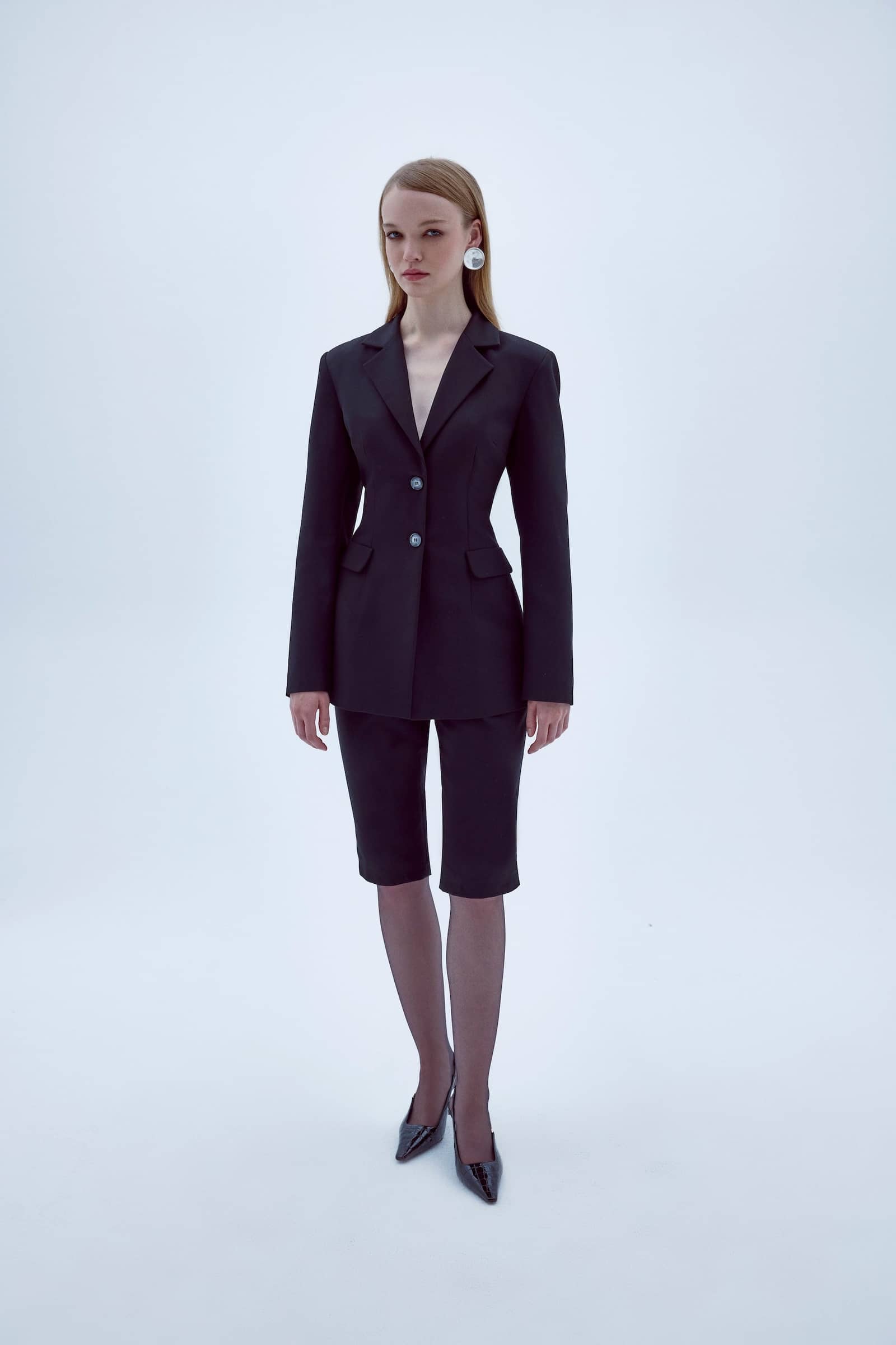 MARYLEBONE FITTED JACKET IN BLACK made by Nazli Ceren