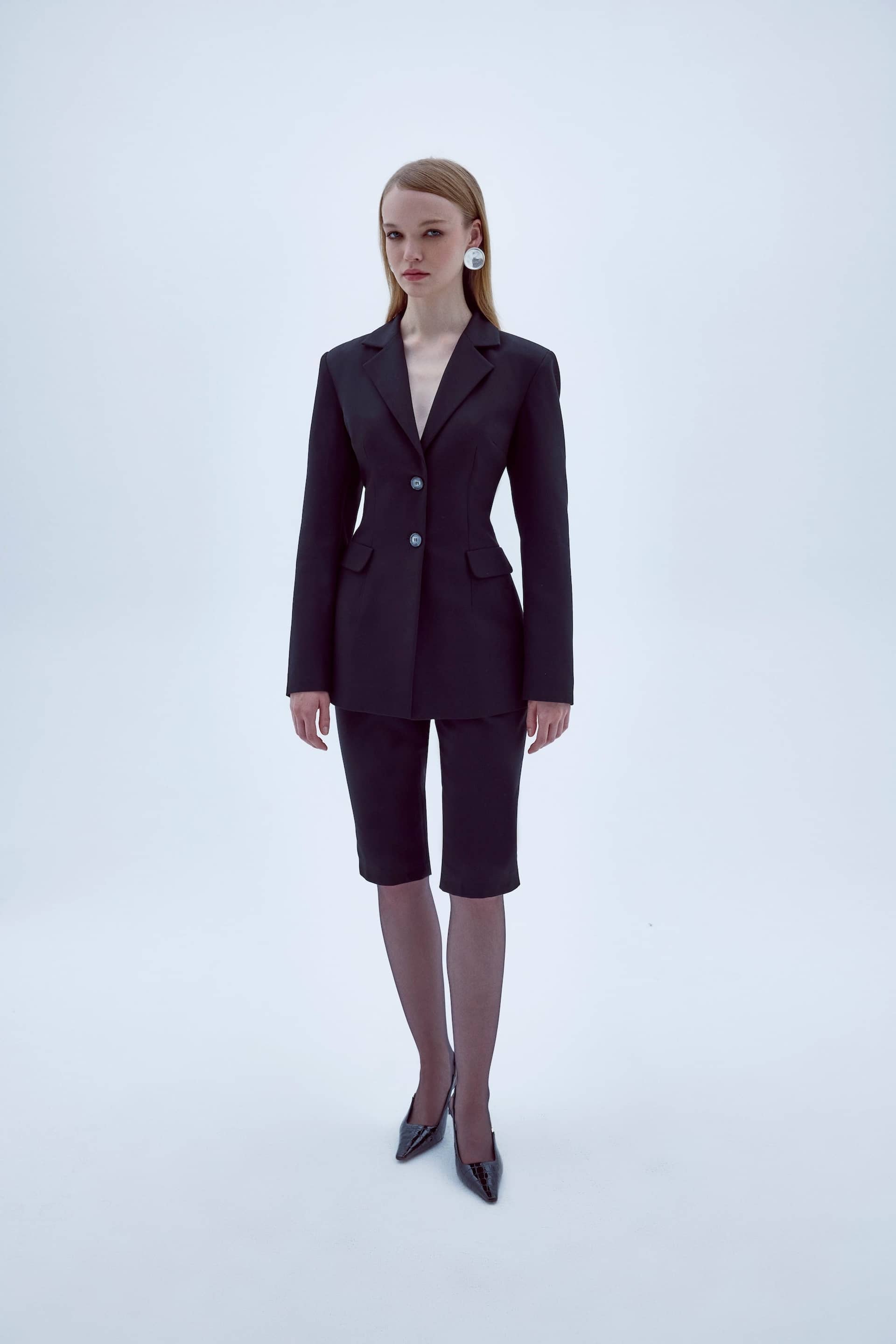 MARYLEBONE FITTED JACKET IN BLACK made by Nazli Ceren