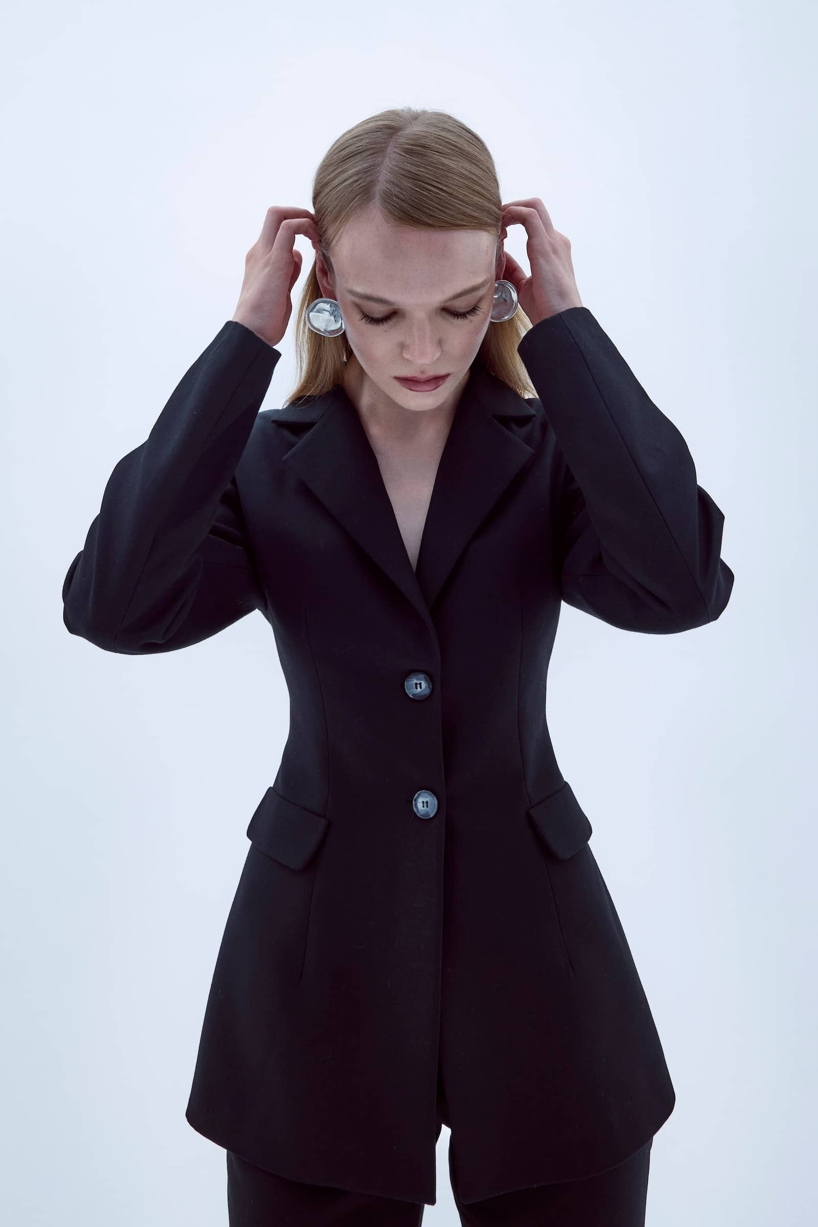 MARYLEBONE FITTED JACKET IN BLACK made by Nazli Ceren