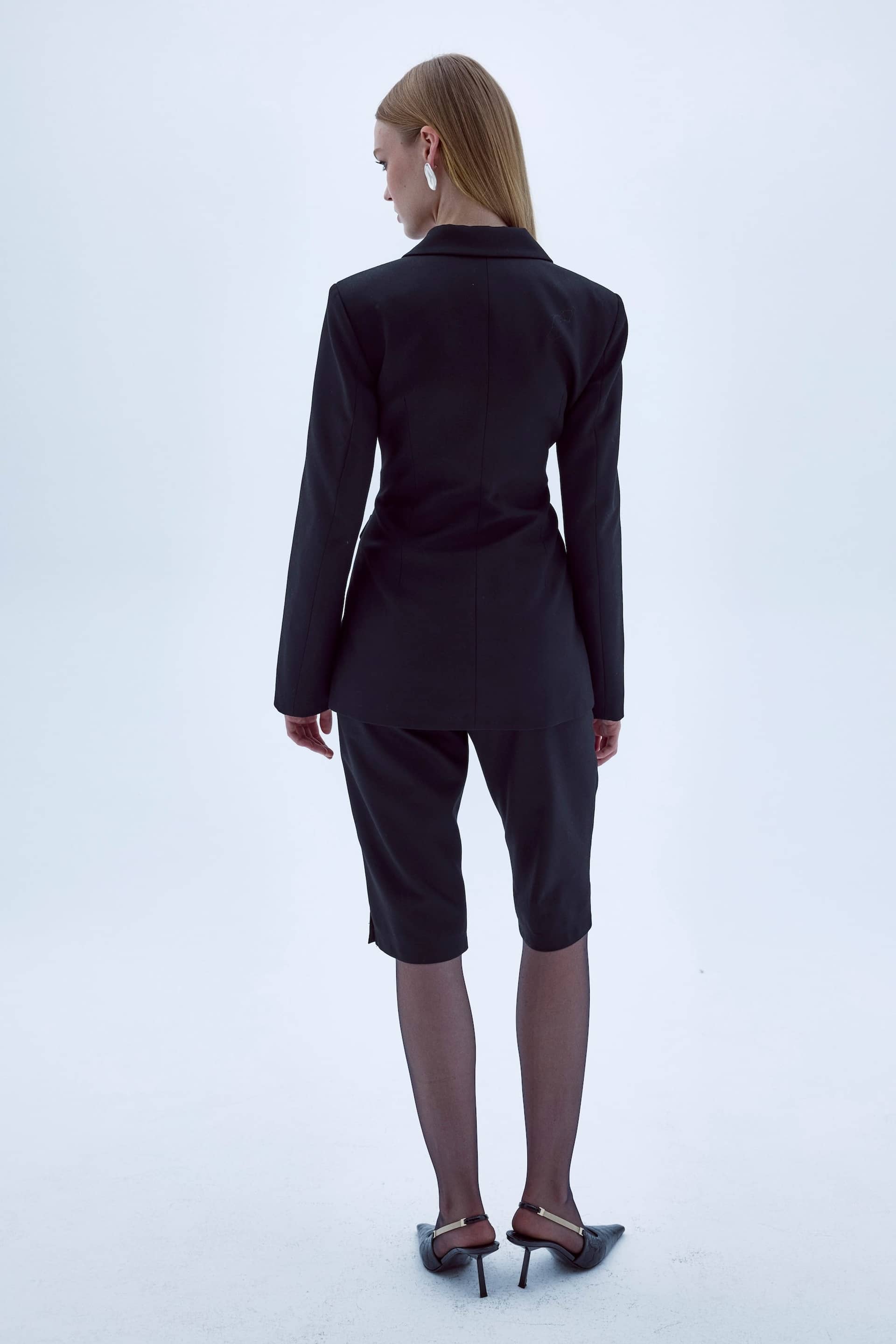 MARYLEBONE FITTED JACKET IN BLACK made by Nazli Ceren
