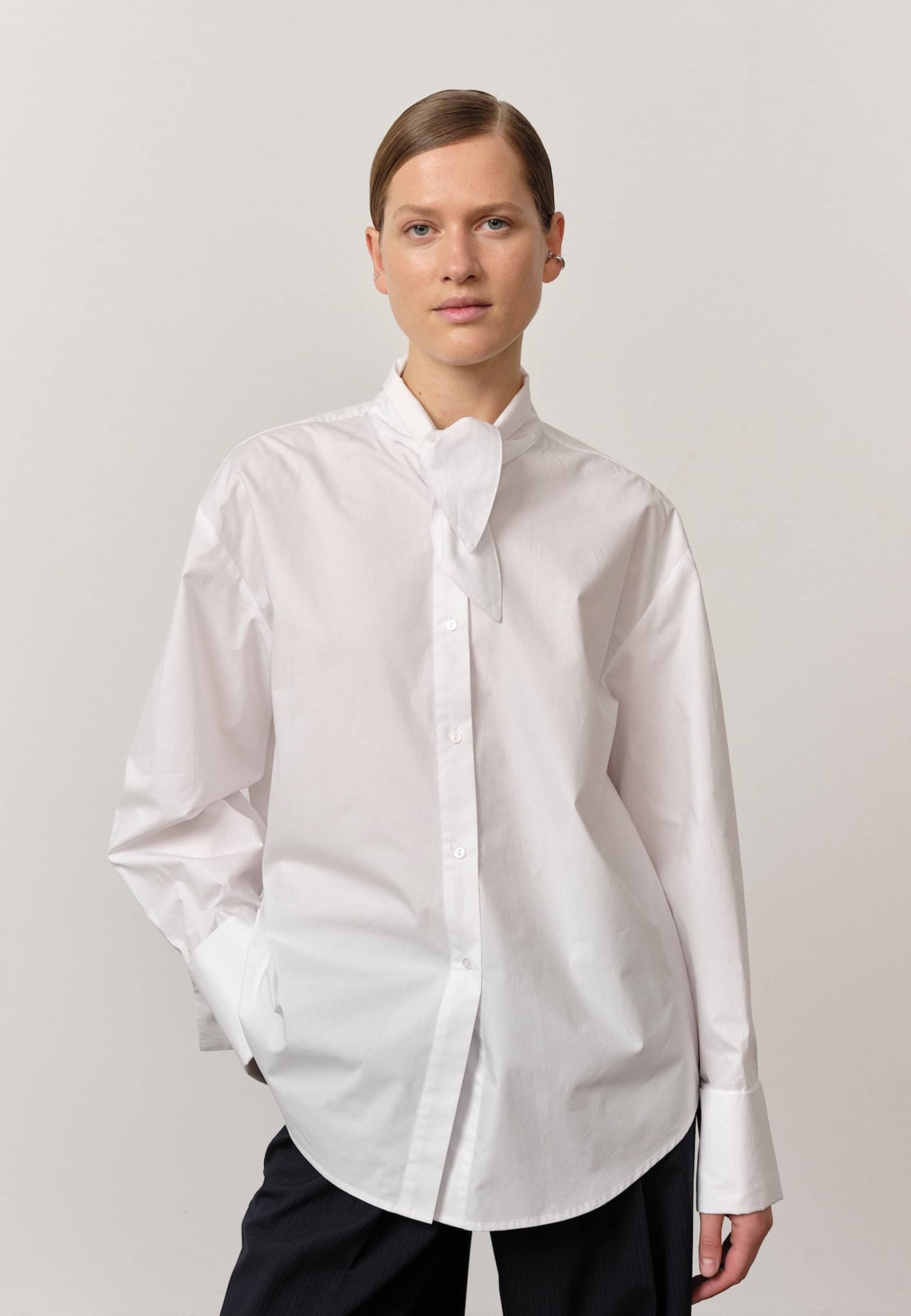 Malin Shirt - White made by HERSKIND