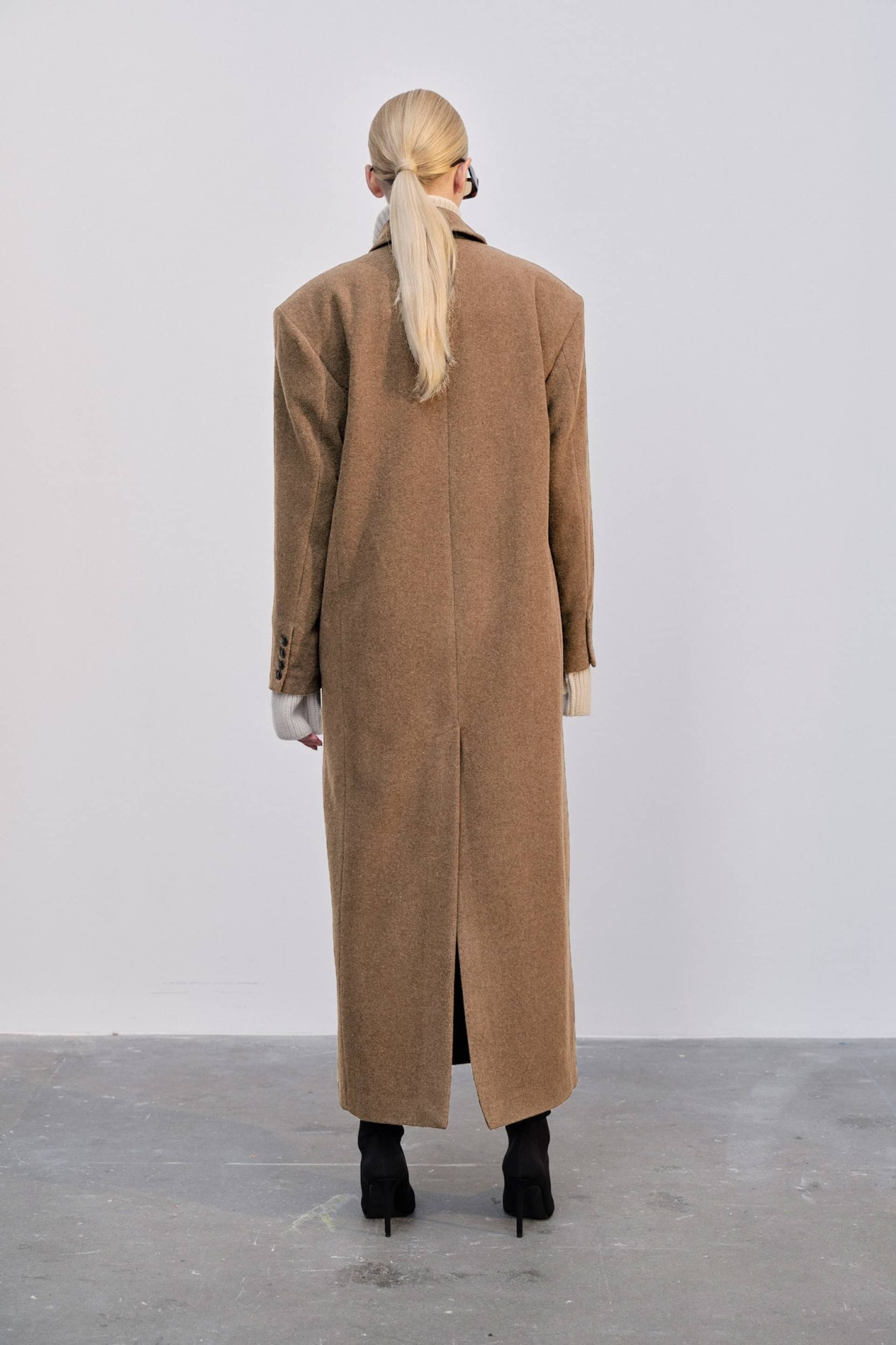 Drew Coat - Croissant made by HERSKIND