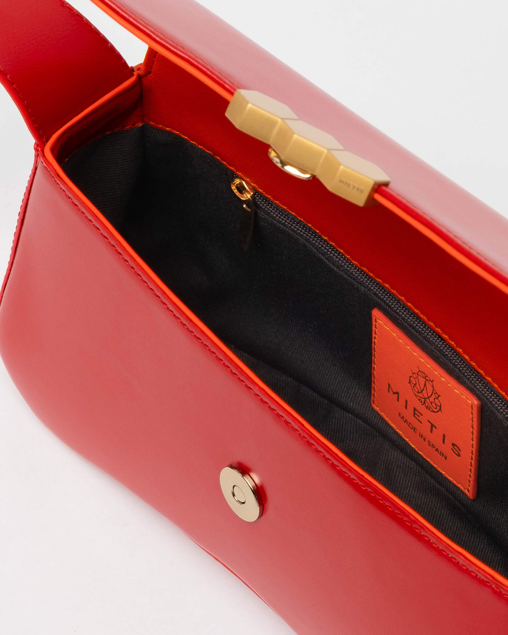 Culita Red Rose in Red made by Mietis