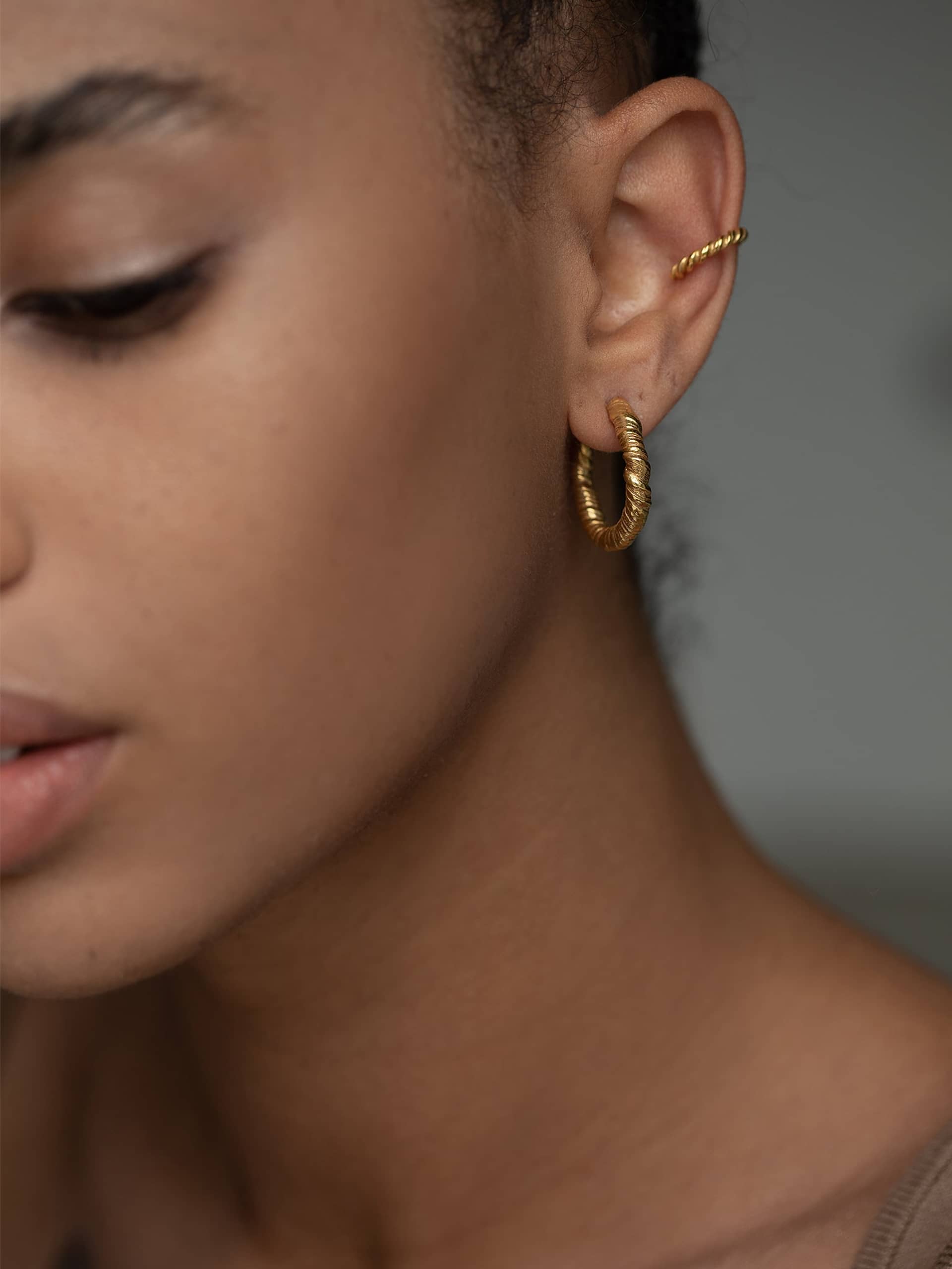 Nautilus Hoop Earrings Gold in Gold made by Eva Remenyi