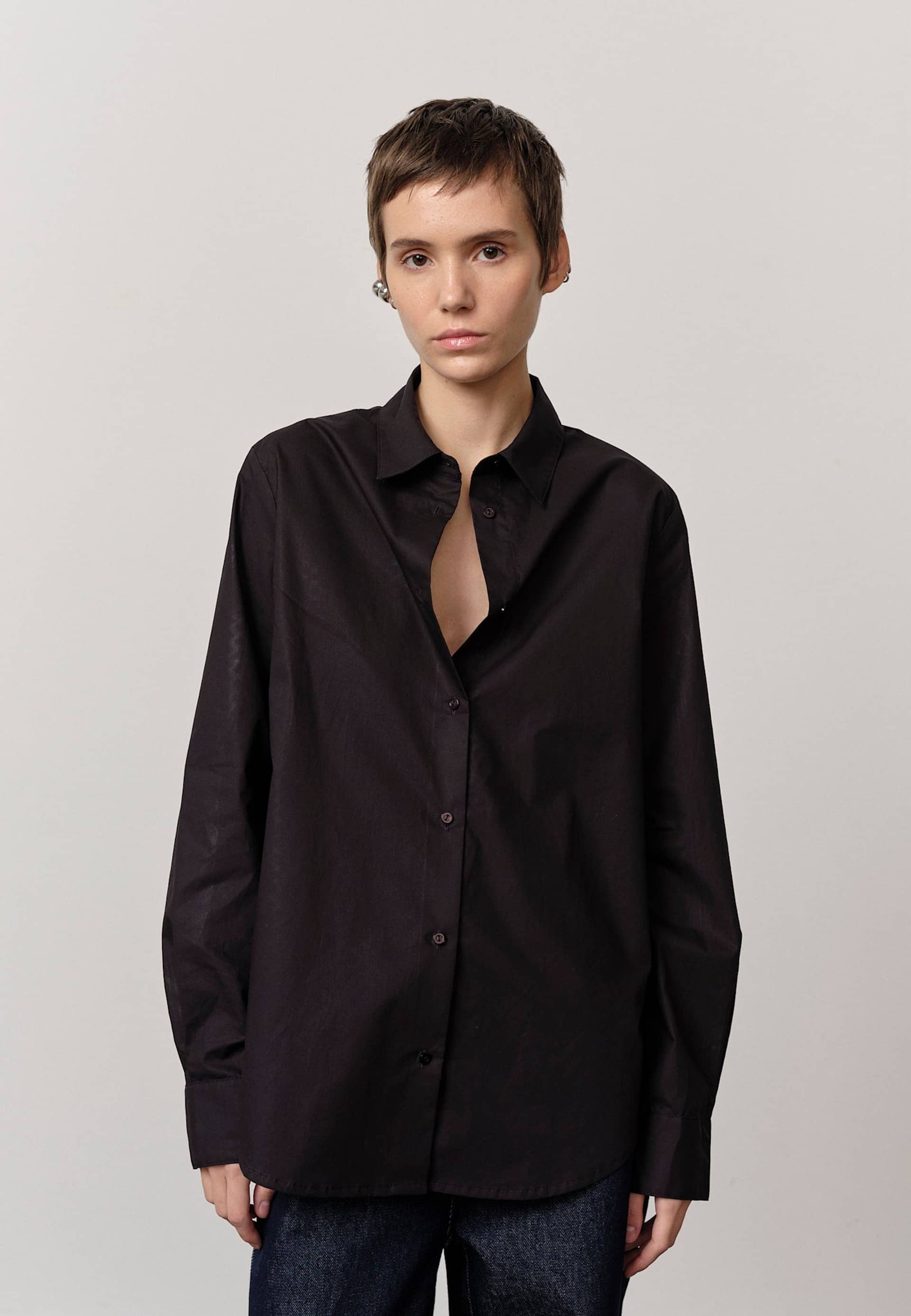 Joe Shirt - Navy made by HERSKIND