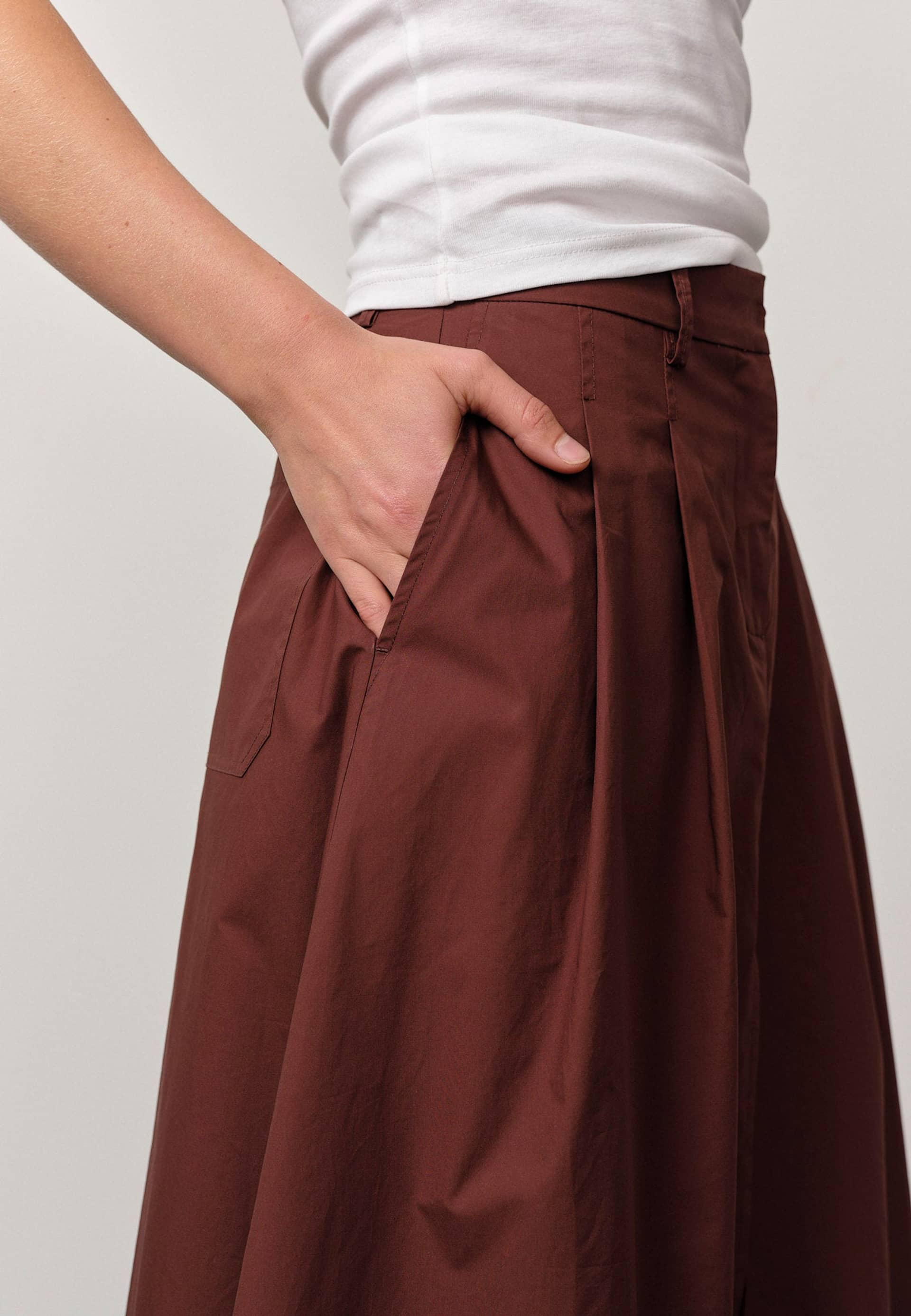 Bryan Skirt - Mahogany made by HERSKIND