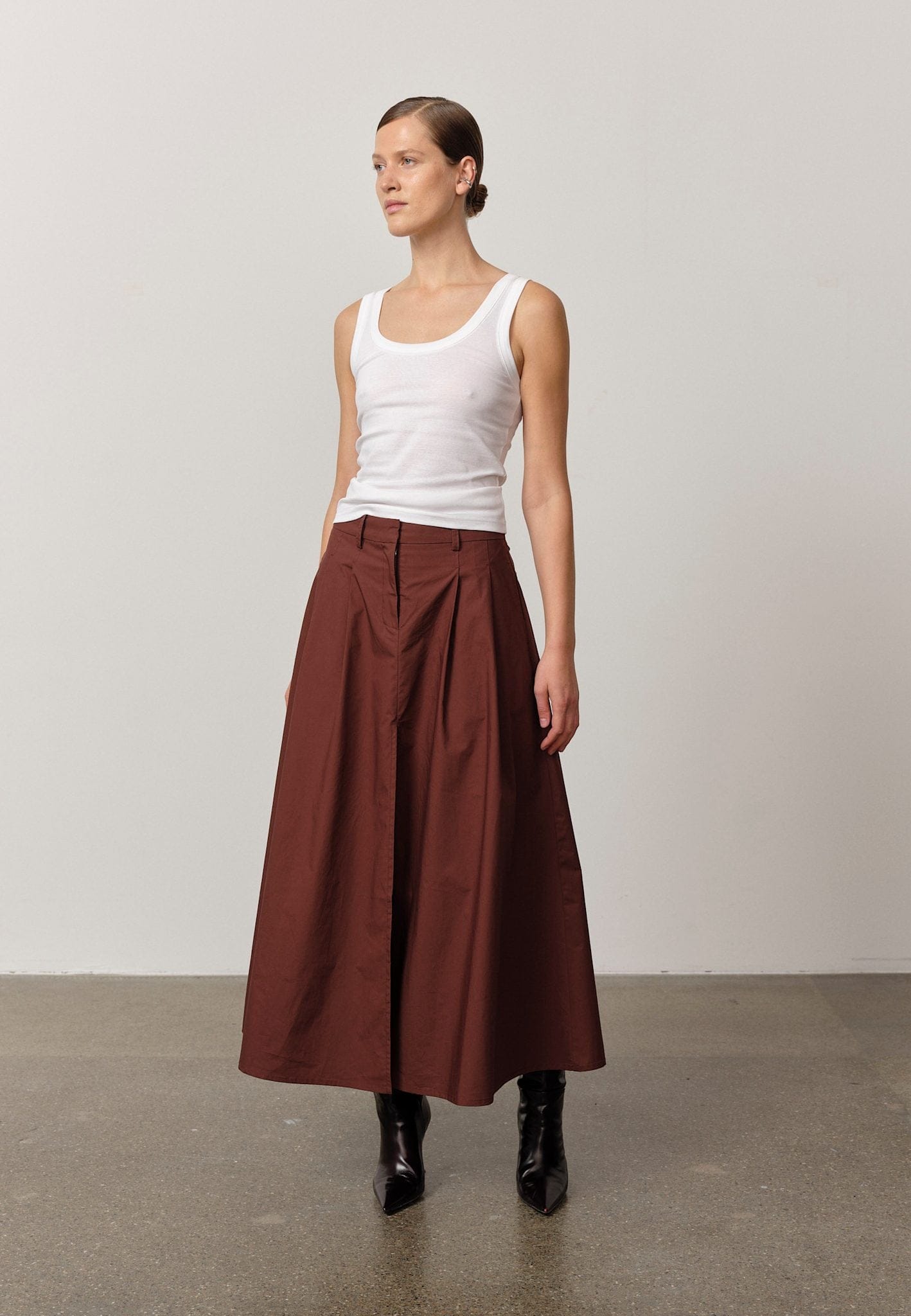 Bryan Skirt - Mahogany made by HERSKIND