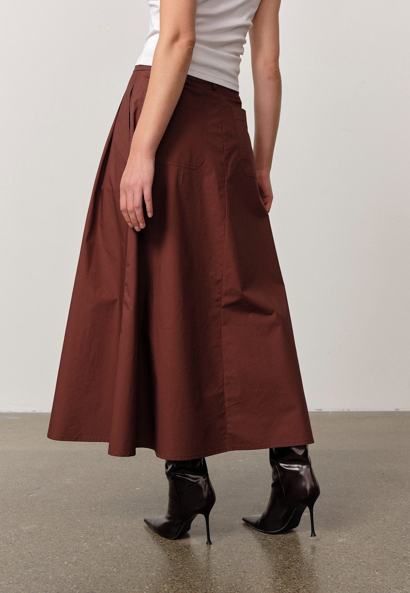 Bryan Skirt - Mahogany made by HERSKIND
