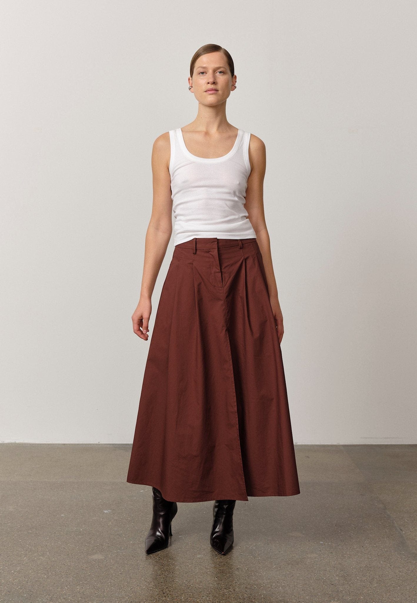 Bryan Skirt - Mahogany made by HERSKIND