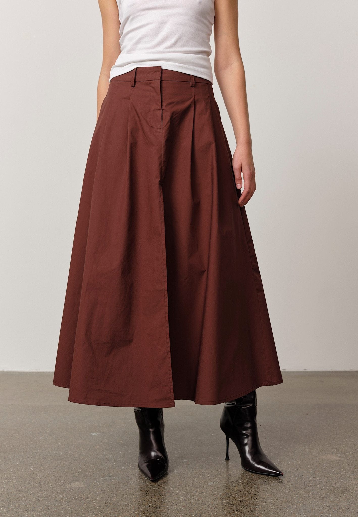 Bryan Skirt - Mahogany made by HERSKIND