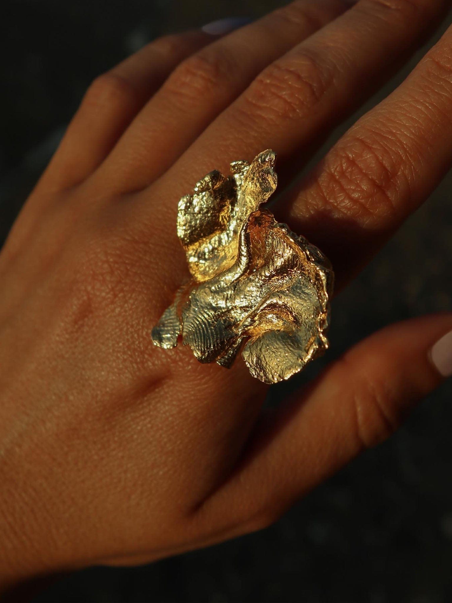 Artemis Ring Gold in Gold made by Eva Remenyi