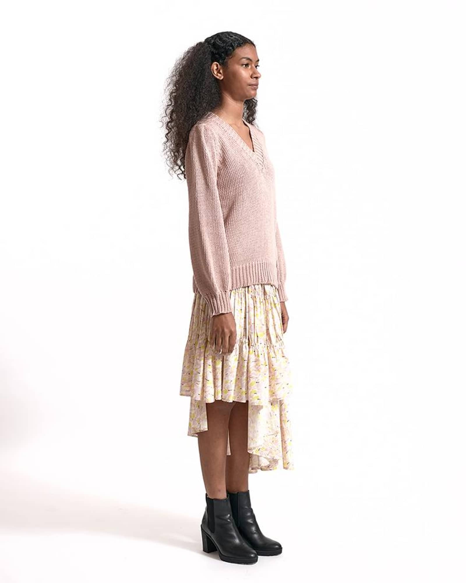 LIOBA sweater in Purple made by AYNI