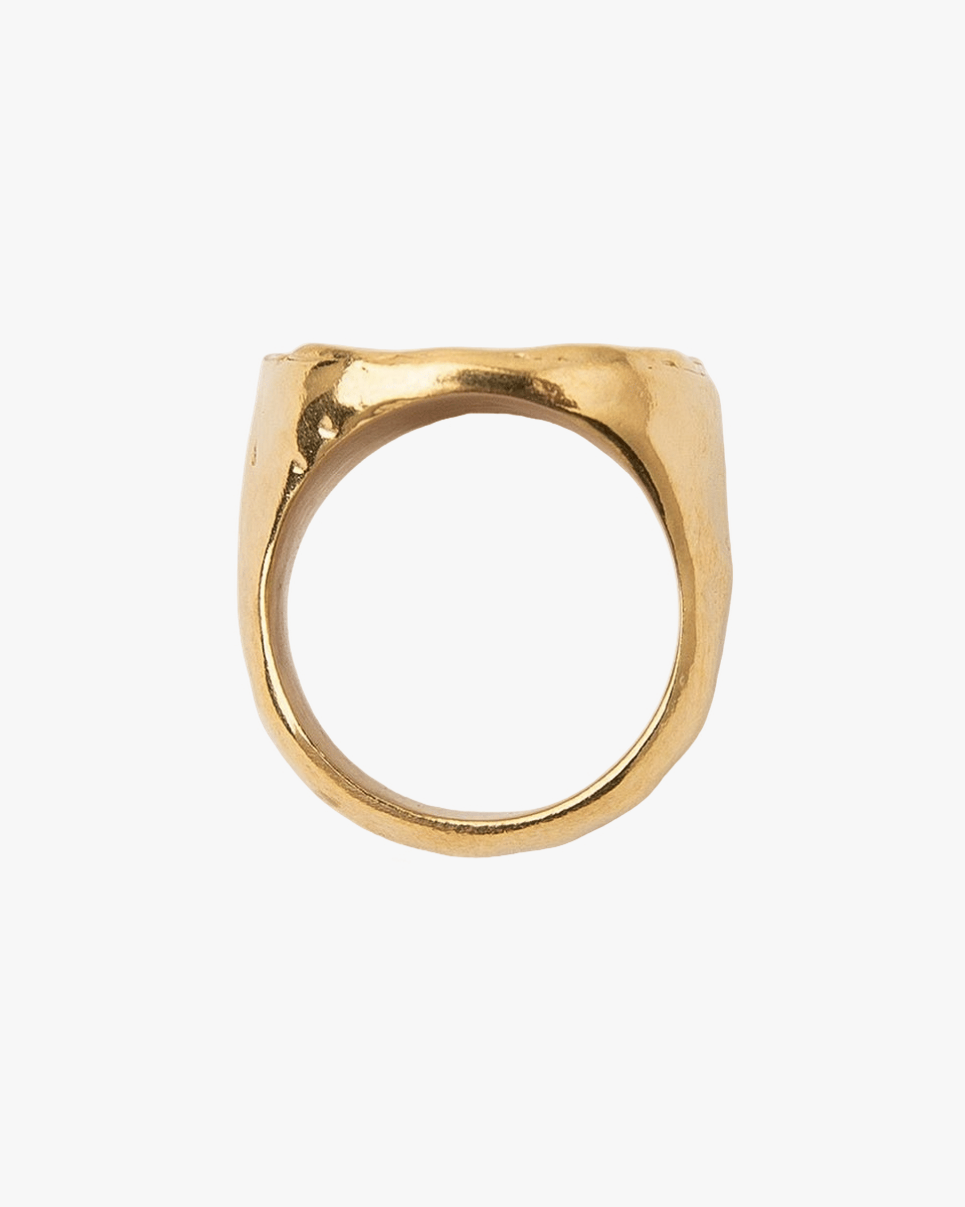 AREIA ROUND SIGNET RING made by Carolina De Barros