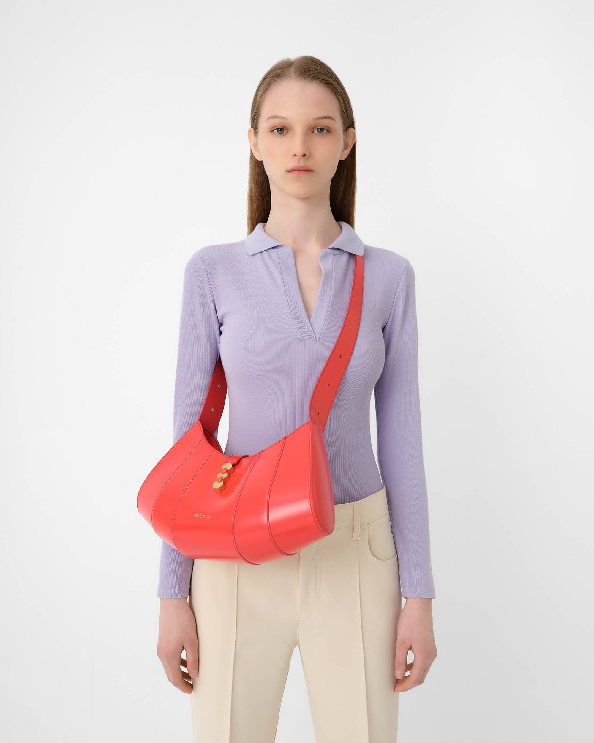 Tate Hobo Red in Red made by Mietis