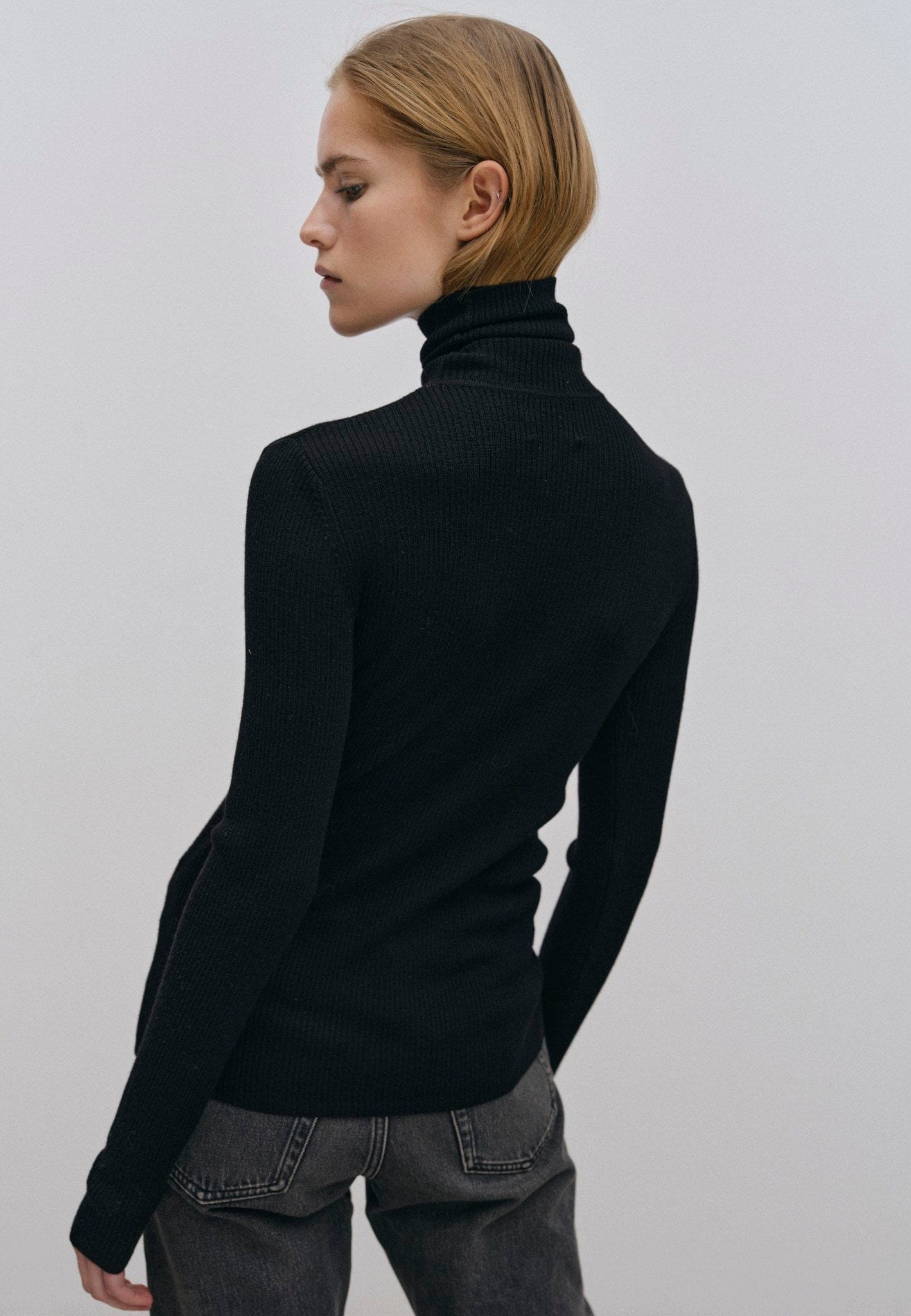 Bob Knit Blouse - Black made by HERSKIND