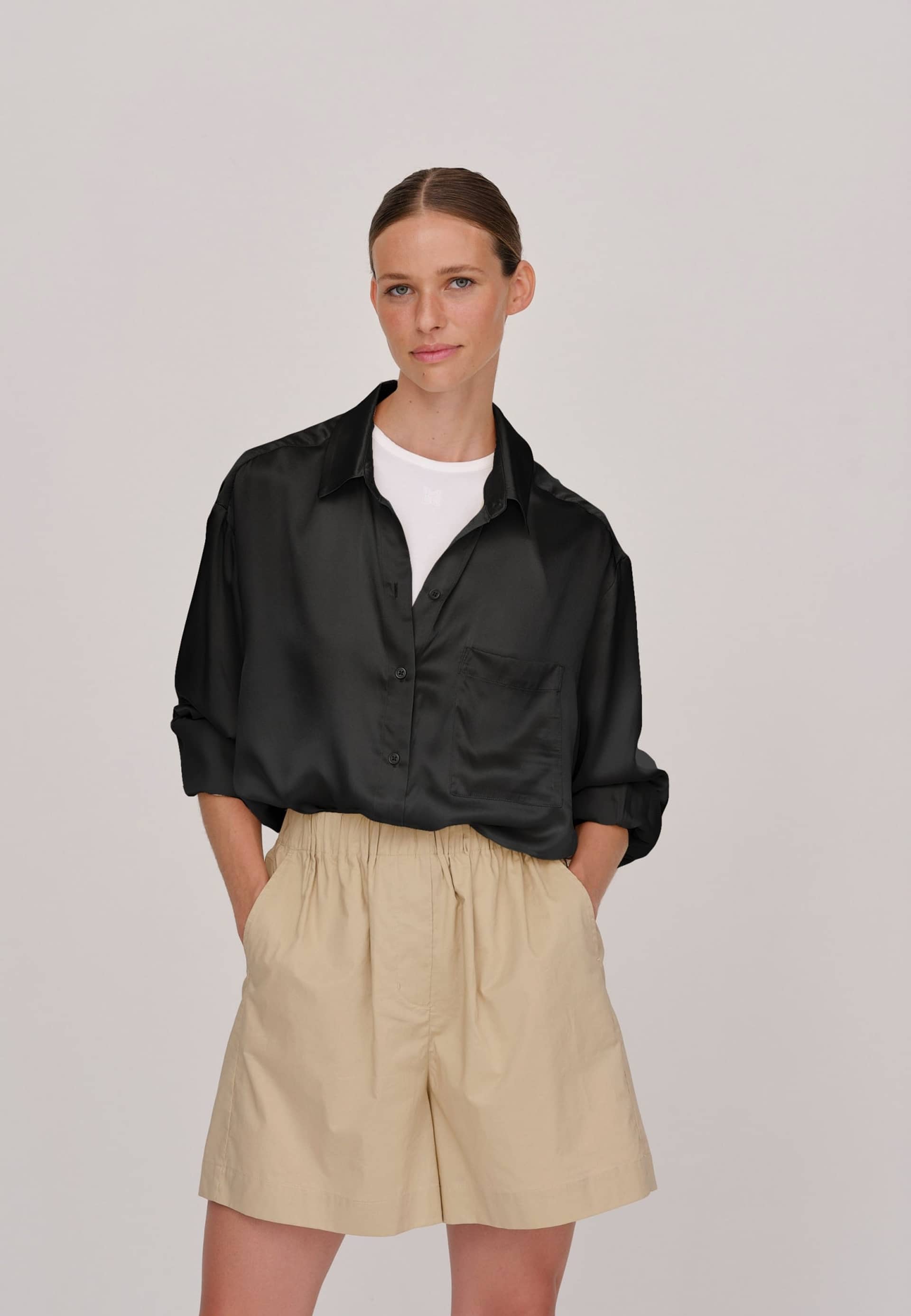 River Shirt - Black made by HERSKIND