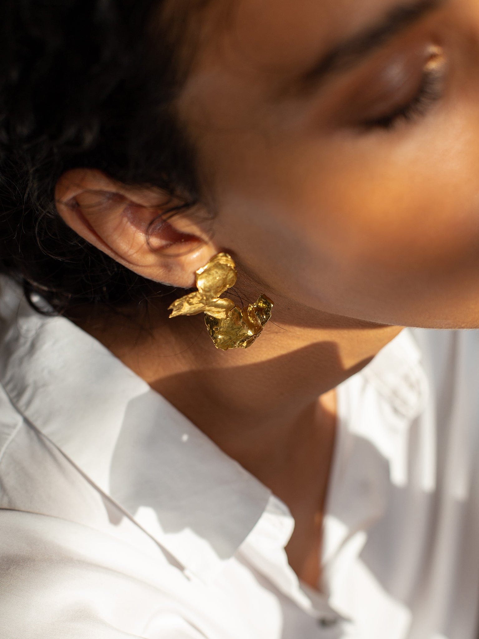 Talisman Flow Earrings Gold made by Eva Remenyi