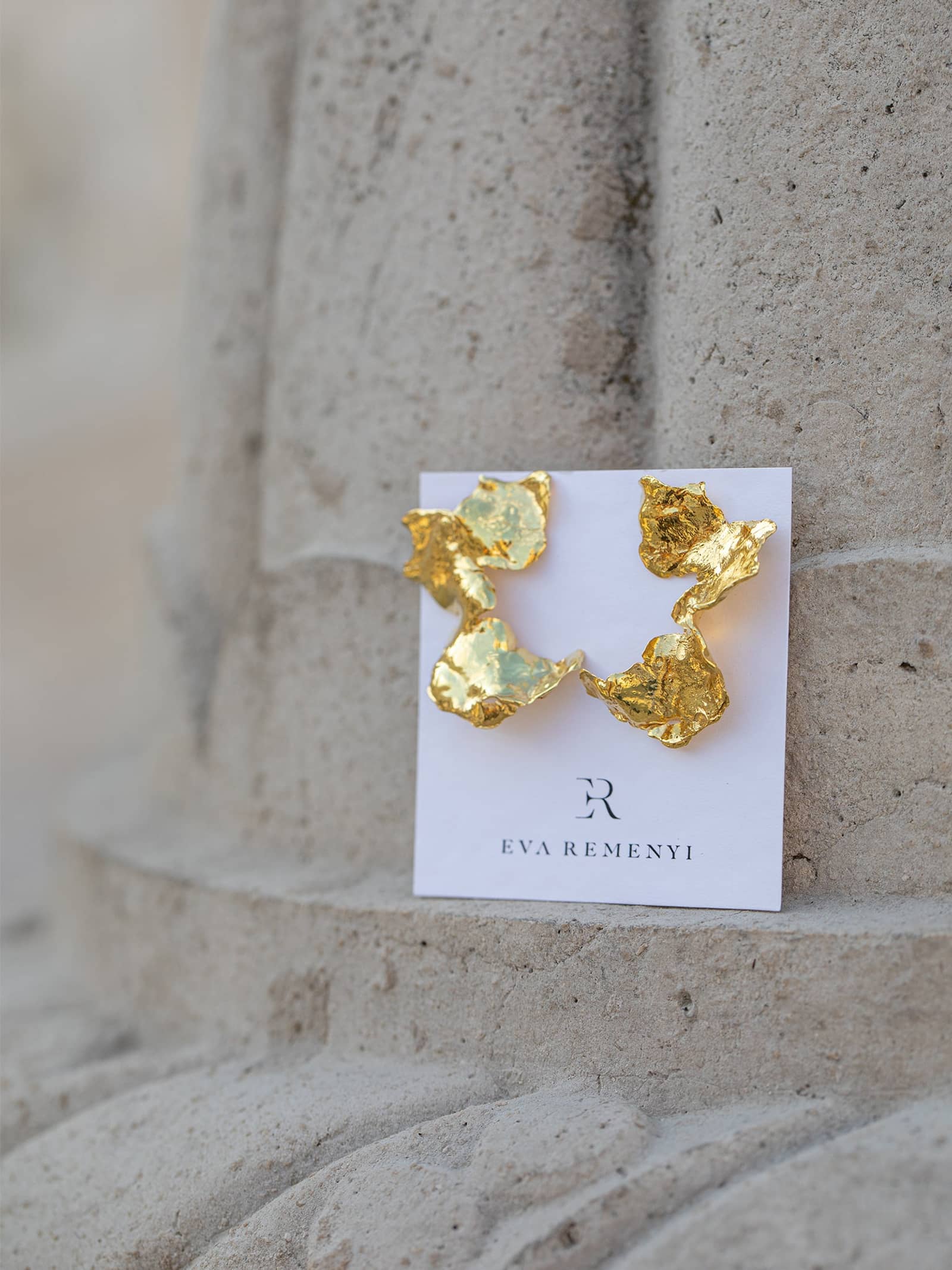 Talisman Flow Earrings Gold made by Eva Remenyi