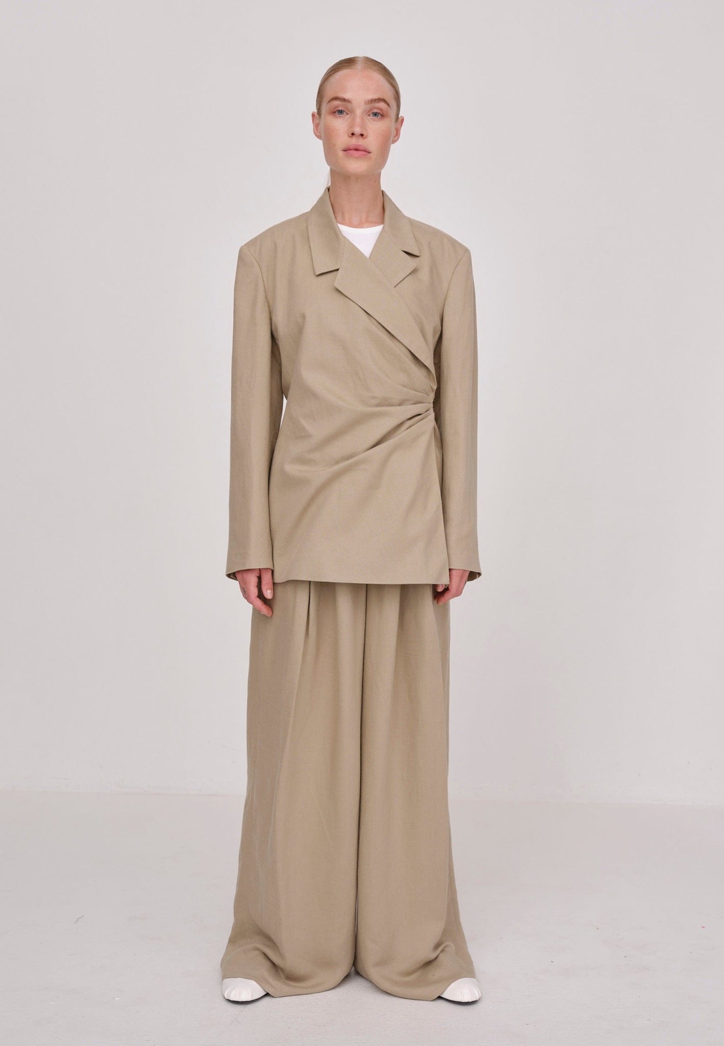 Lucky Blazer - Light Khaki made by HERSKIND