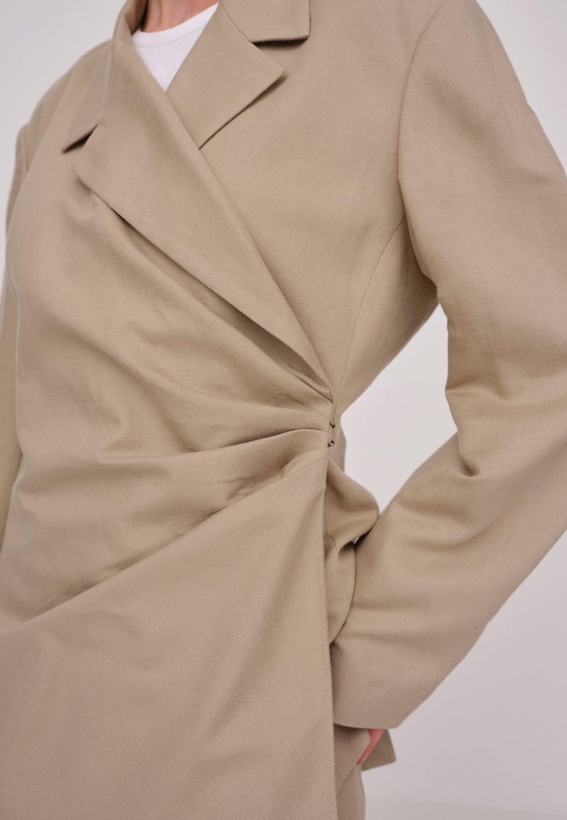Lucky Blazer - Light Khaki made by HERSKIND