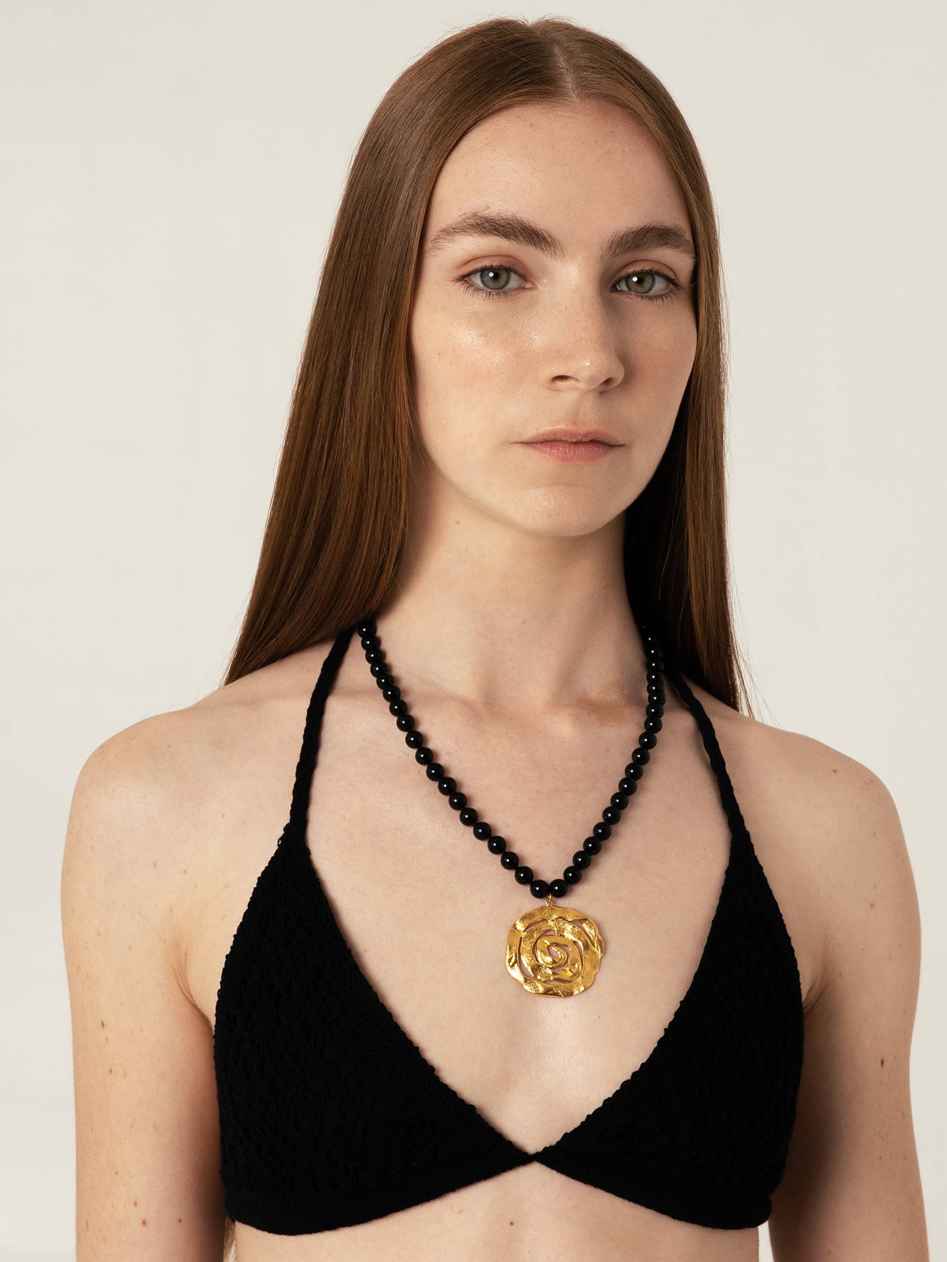 Origin Onyx Necklace Gold made by Eva Remenyi