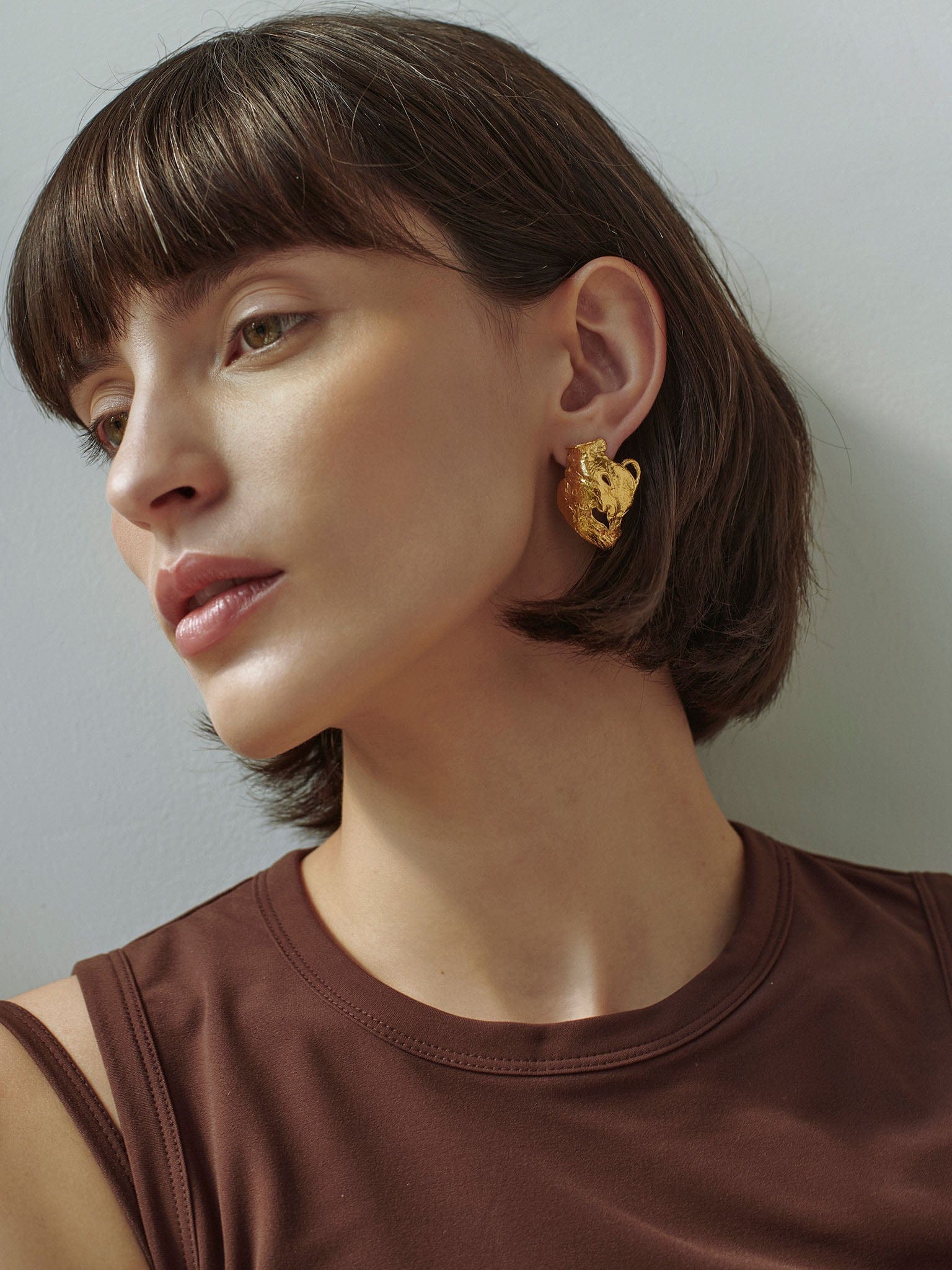 Vacation Amphora Earrings Gold in Gold made by Eva Remenyi