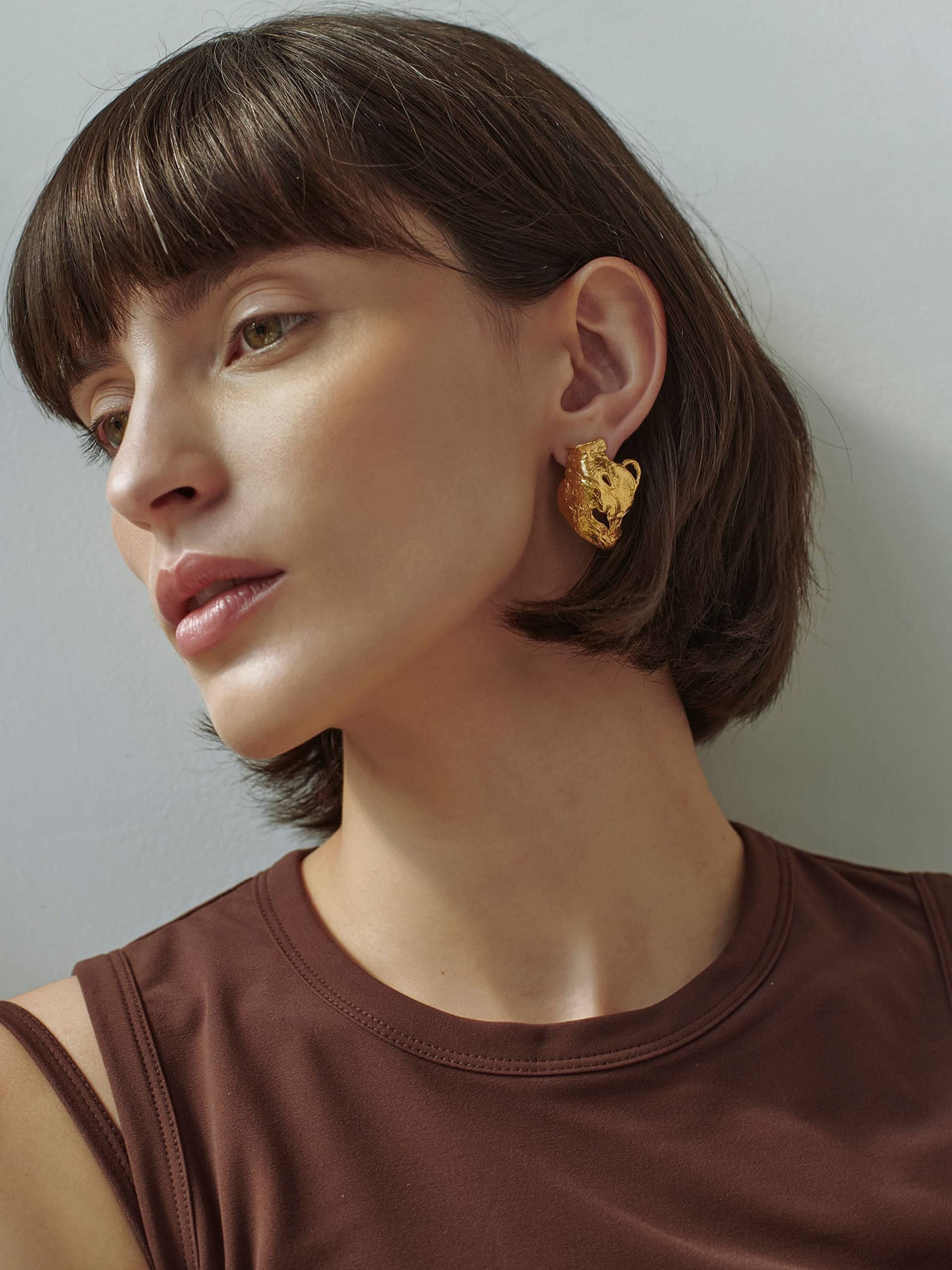 Vacation Amphora Earrings Gold in Gold made by Eva Remenyi