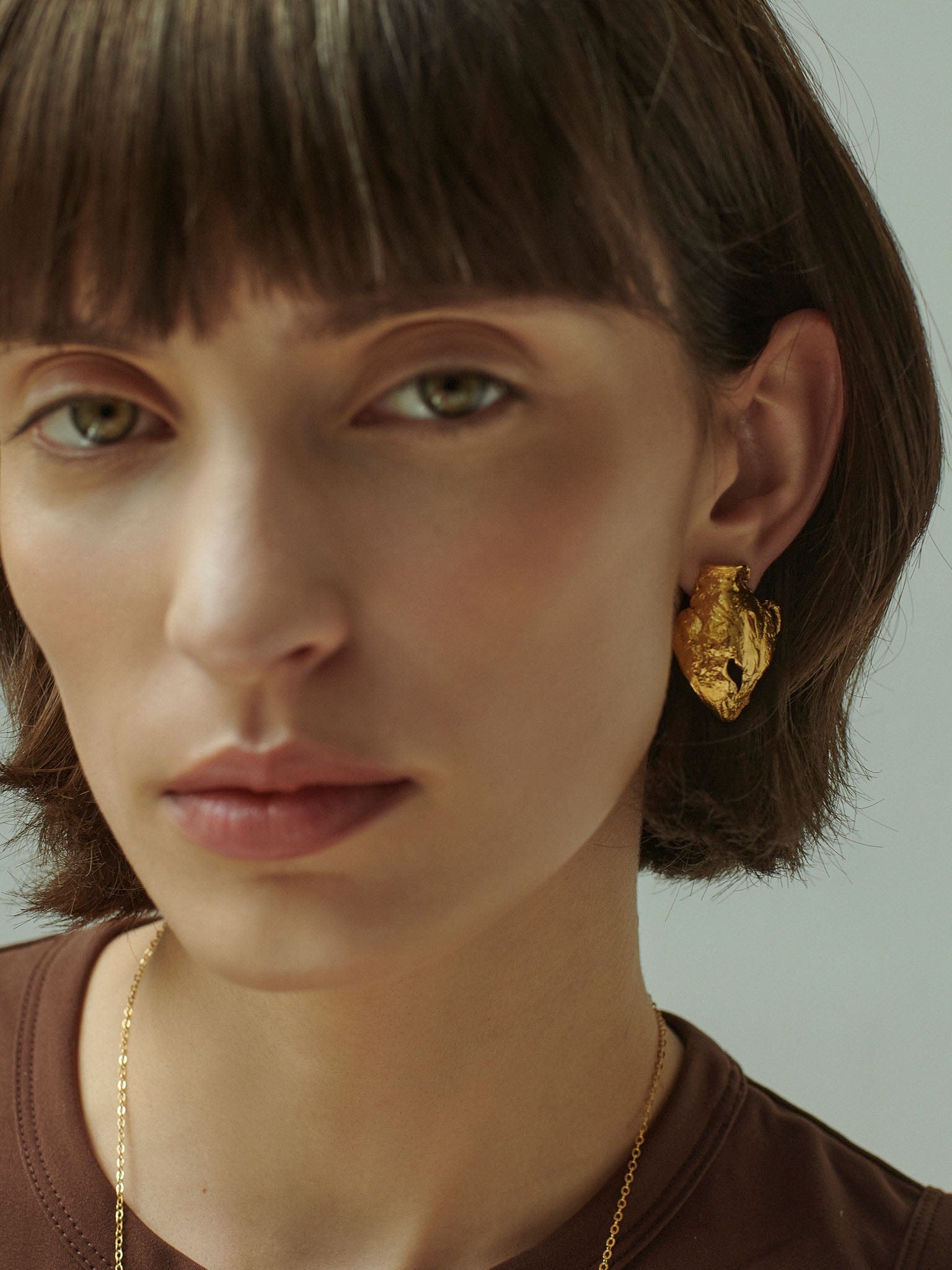 Vacation Amphora Earrings Gold in Gold made by Eva Remenyi