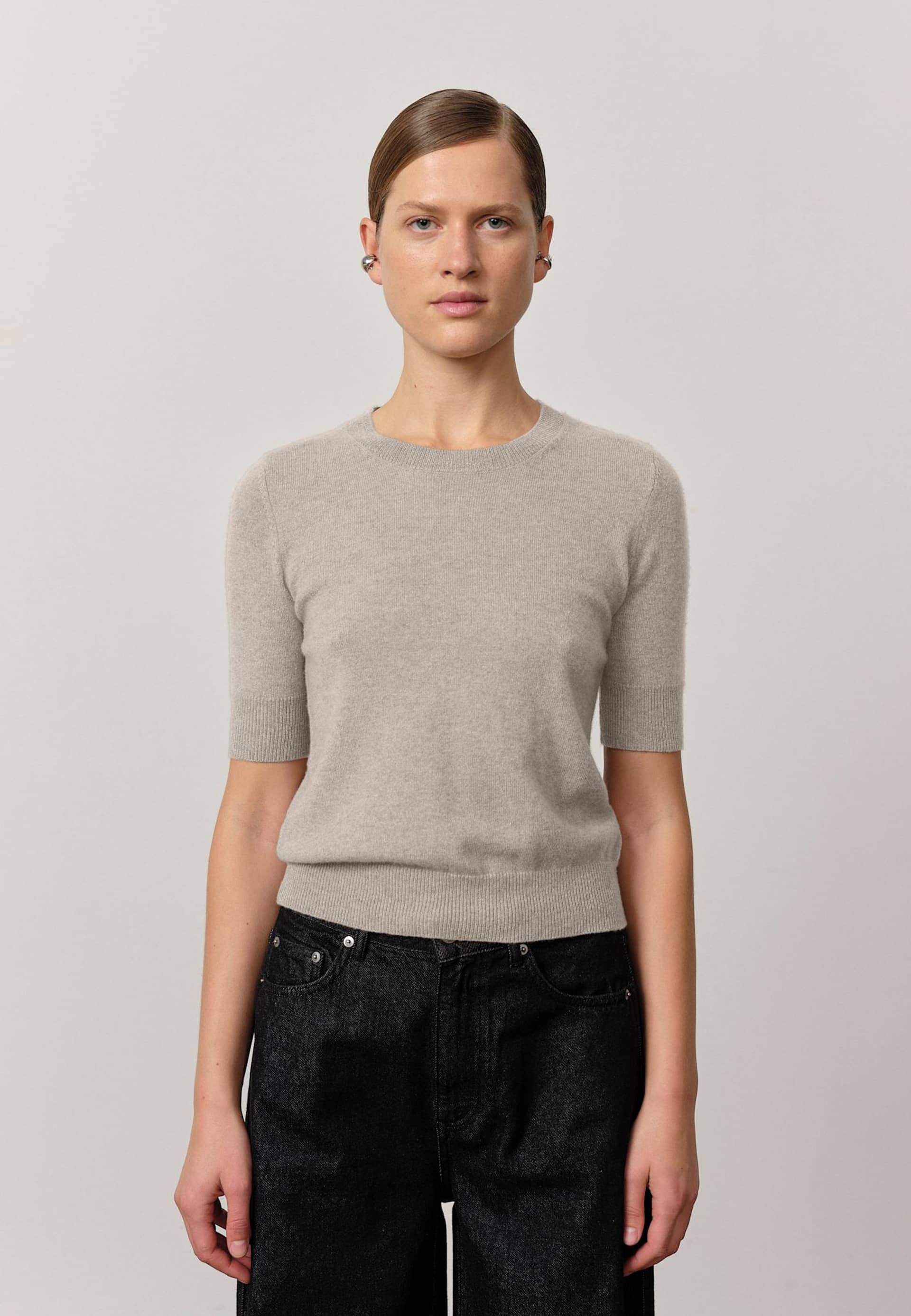 Therese Knit Blouse - Light Stone made by HERSKIND