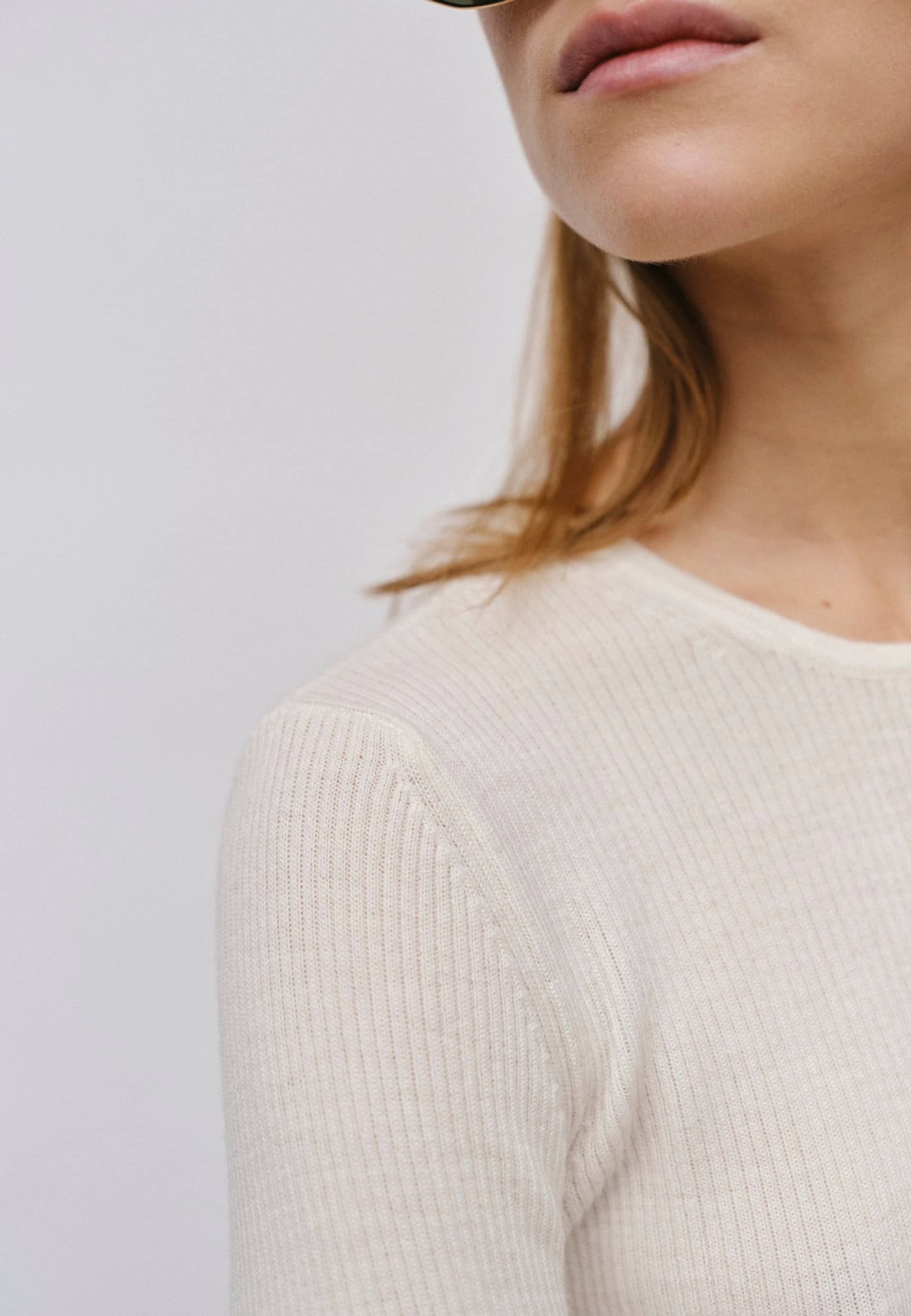 Camb Knit Blouse - Off White made by HERSKIND