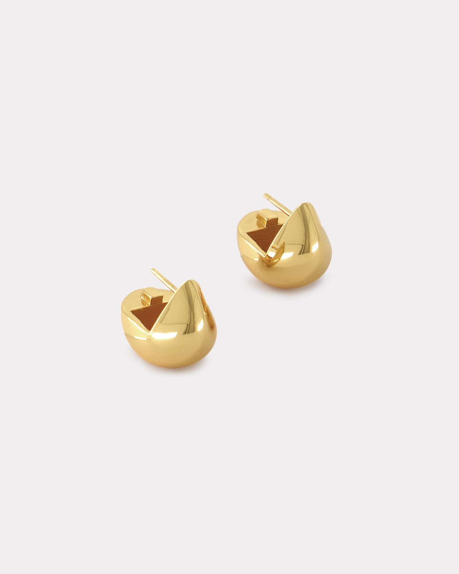 The Drop Earrings - Gold in Gold made by ESSEN
