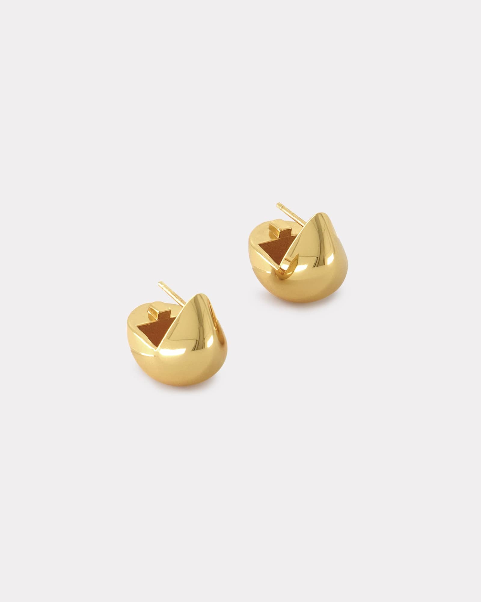 The Drop Earrings - Gold in Gold made by ESSEN
