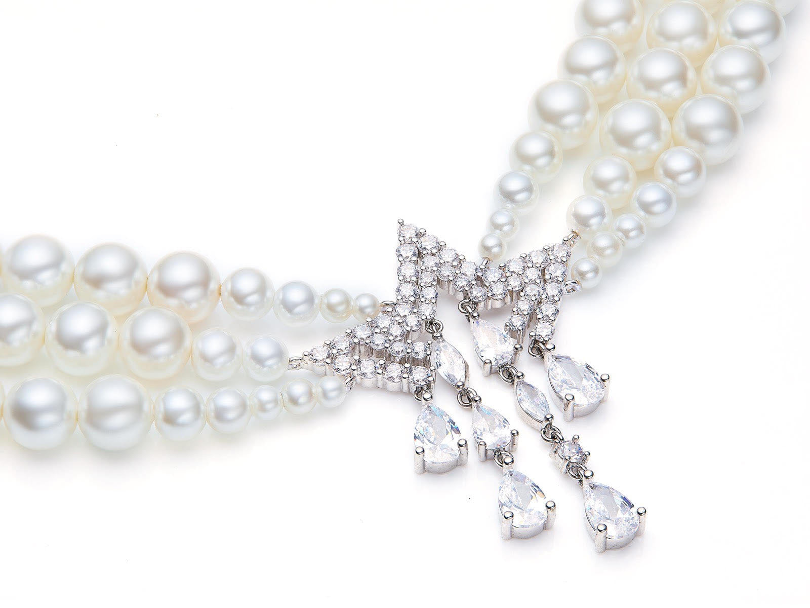 Sirena Necklace made by Nana Jacqueline