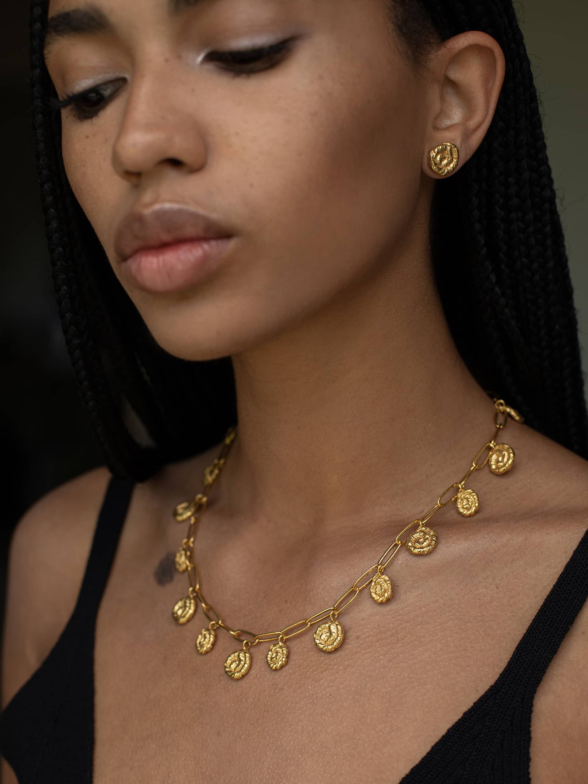 Nautilus Earrings Gold in Gold made by Eva Remenyi