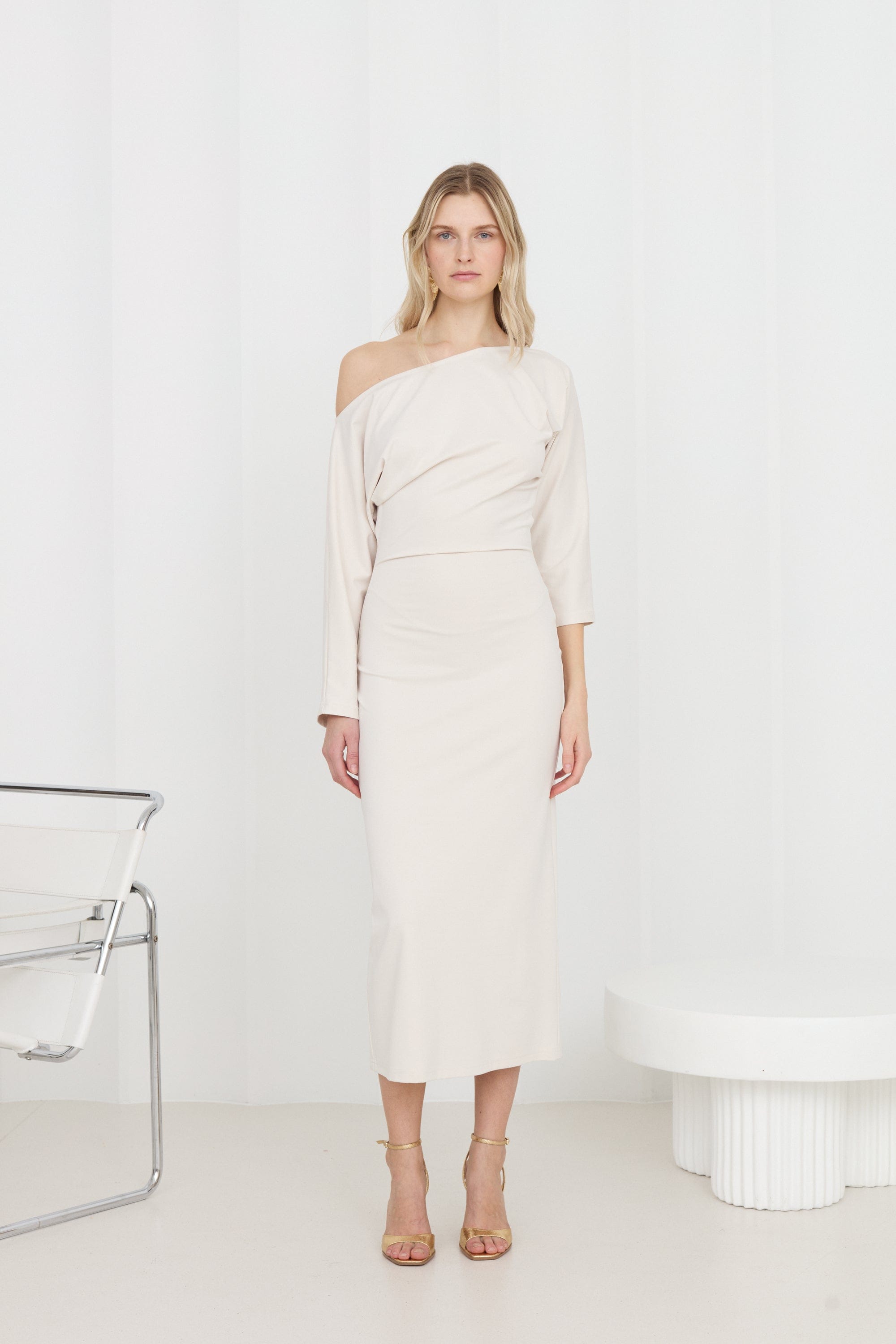 THEA White Off-Shoulder Jersey Midi Dress With Long Sleeves made by UNDRESS
