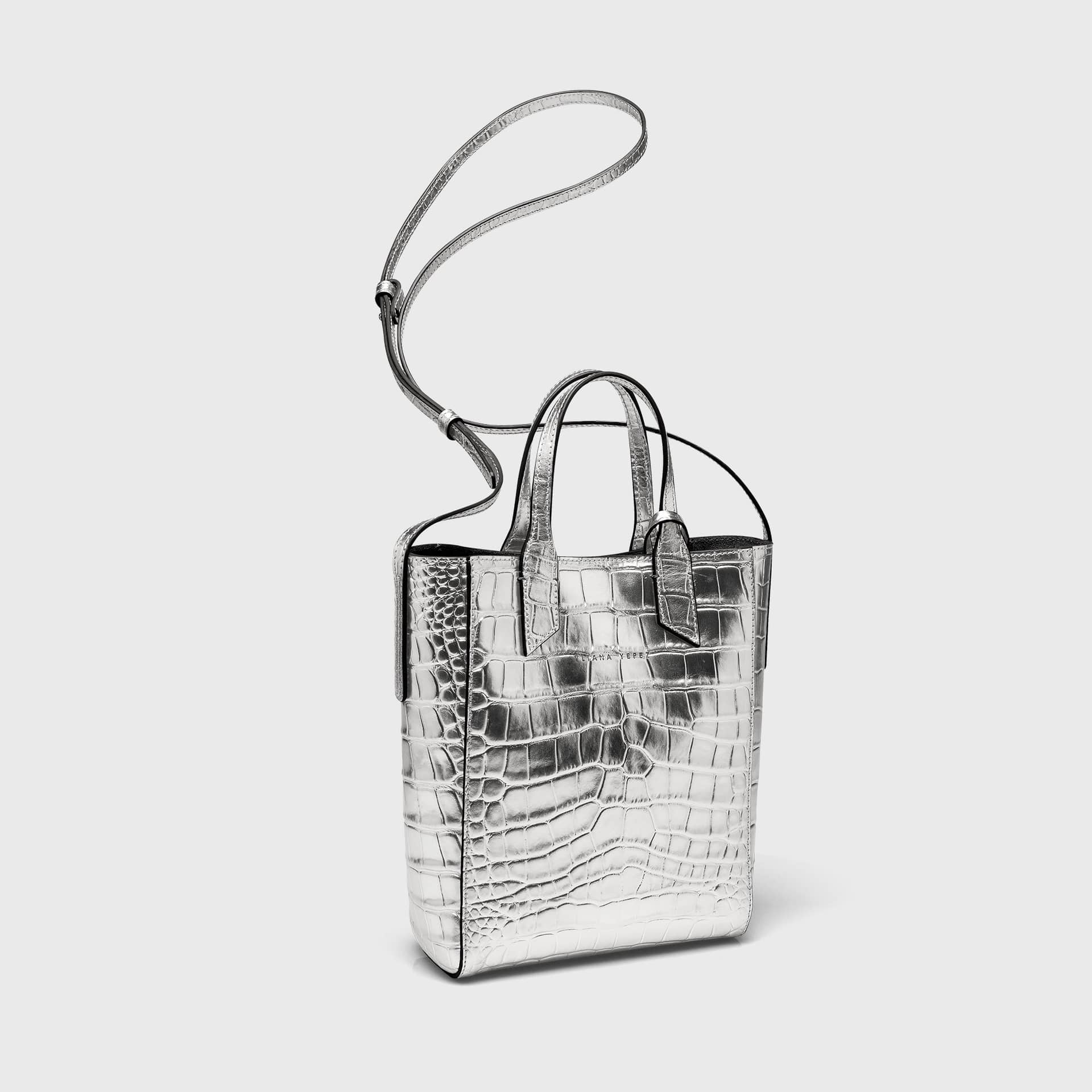 Mini Sarah croc silver made by Yliana Yepez