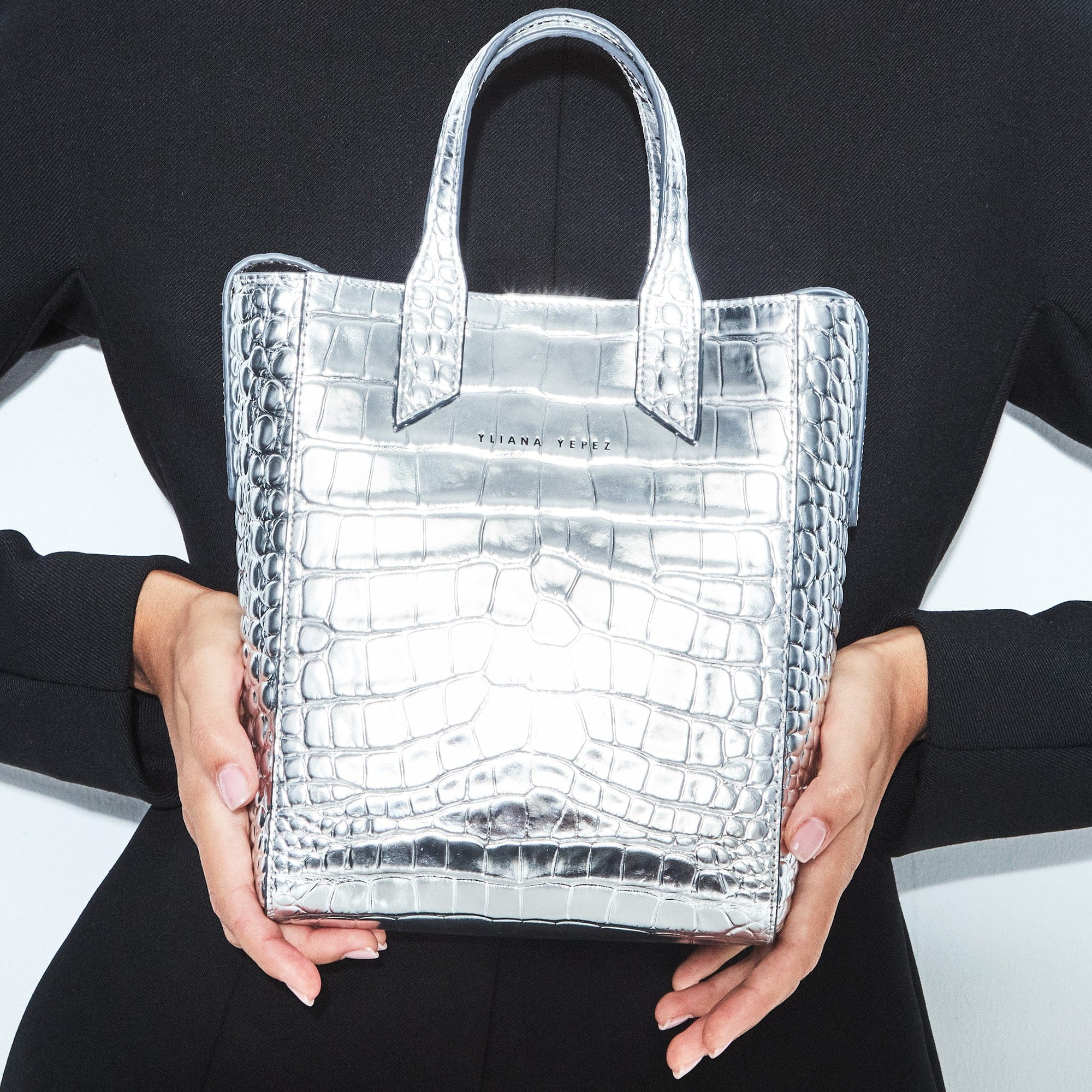 Mini Sarah croc silver made by Yliana Yepez