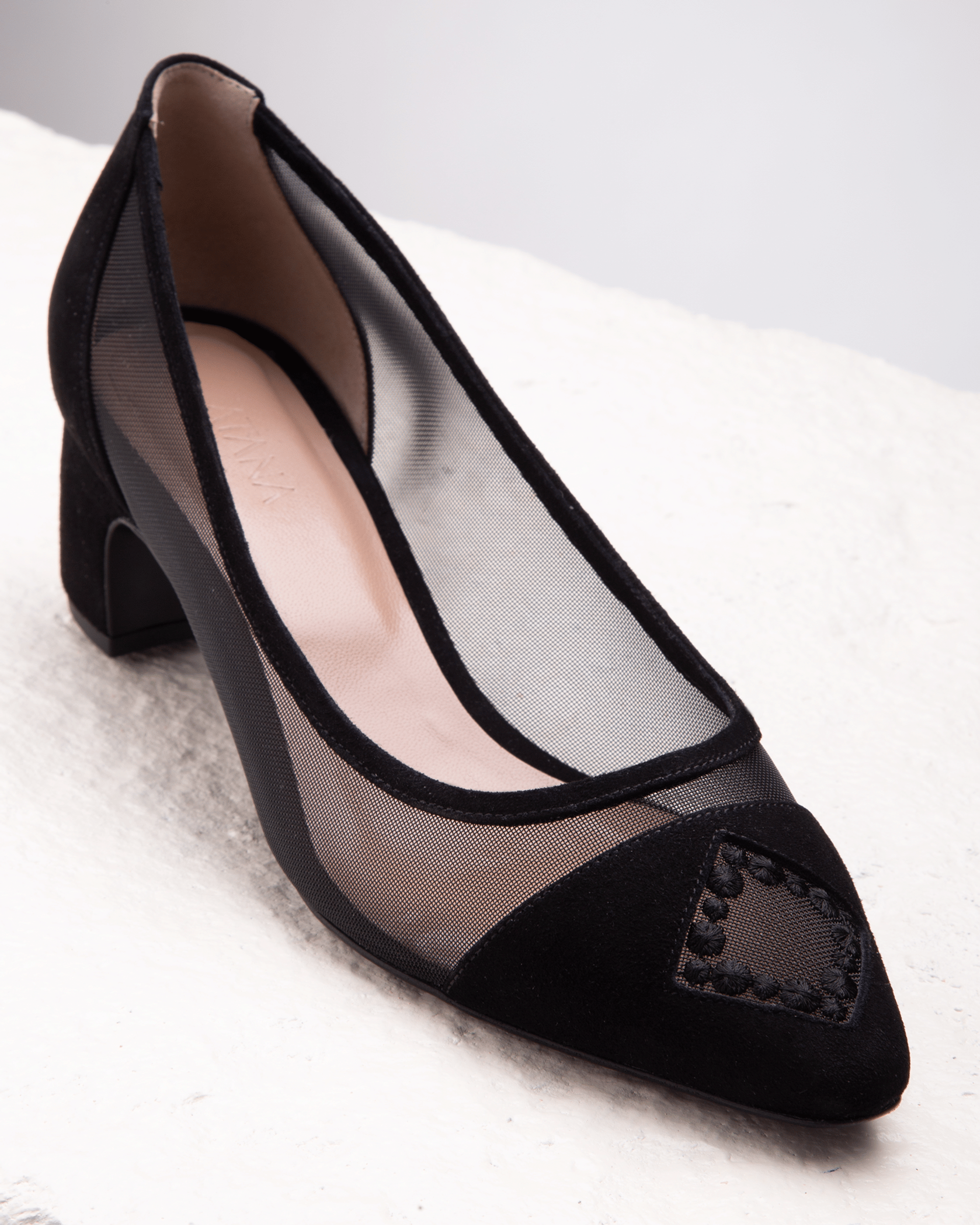 Pearls Pump 45 Black in Black made by ATANA