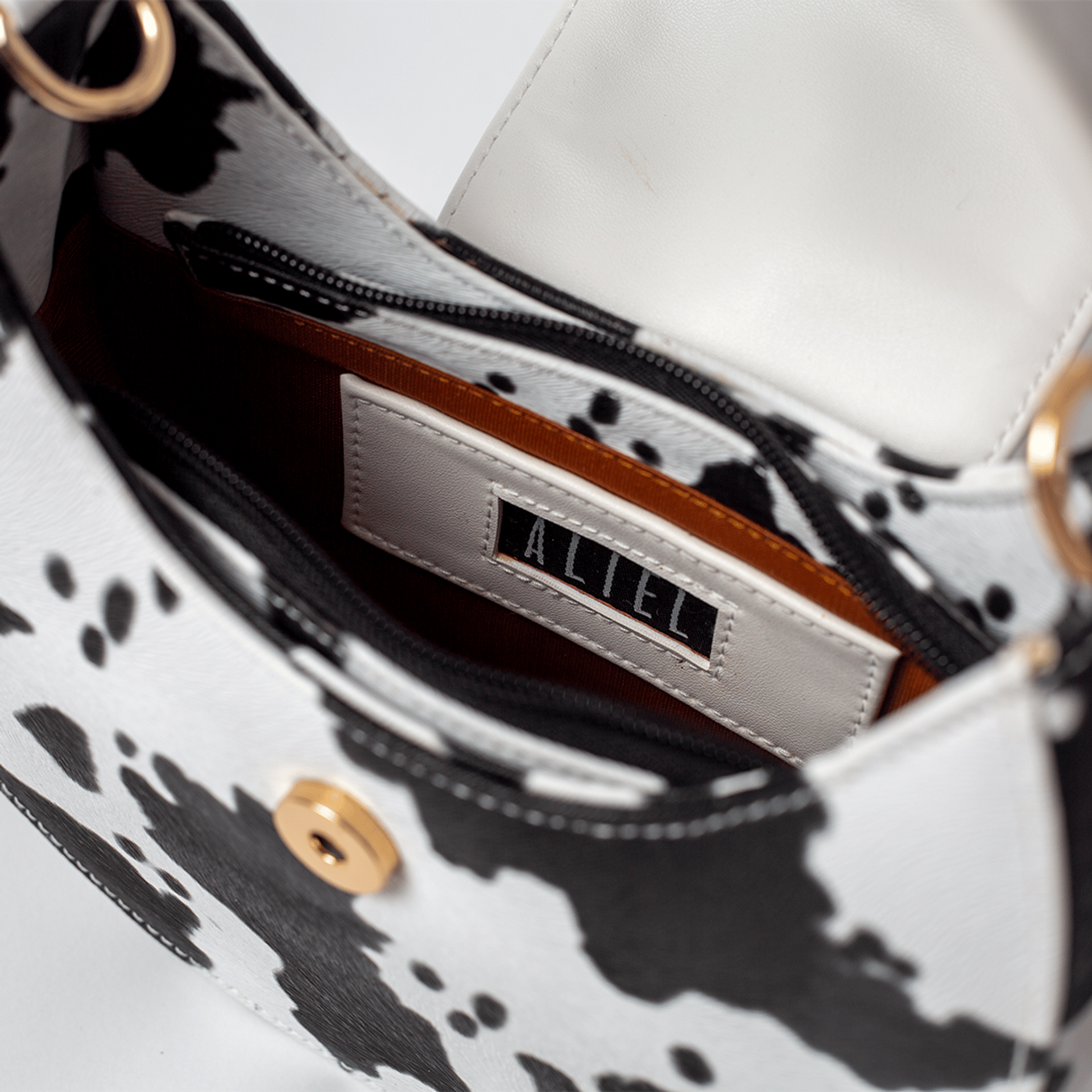 Mow - White x Black - Halfmoon bag made by ALIEL