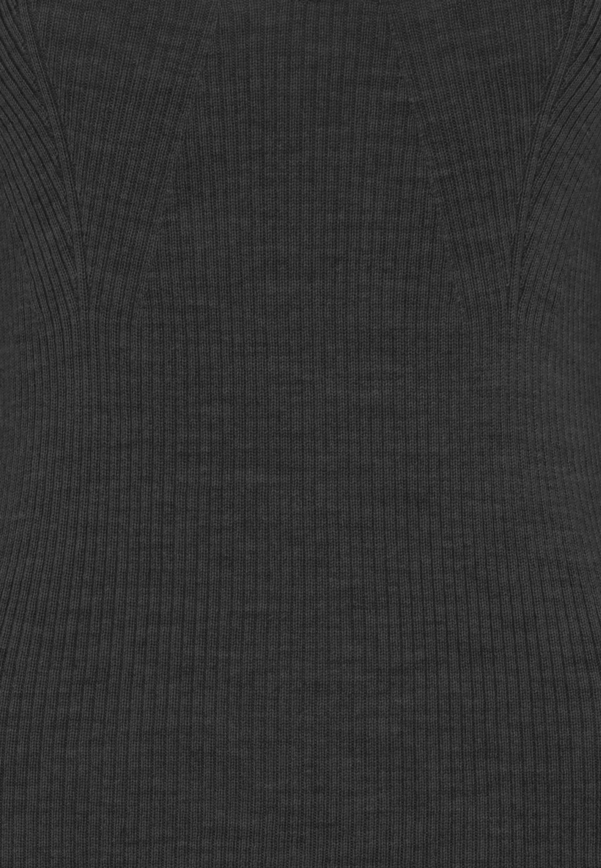 Nova Blouse Merino Wool - Black in Black made by HERSKIND