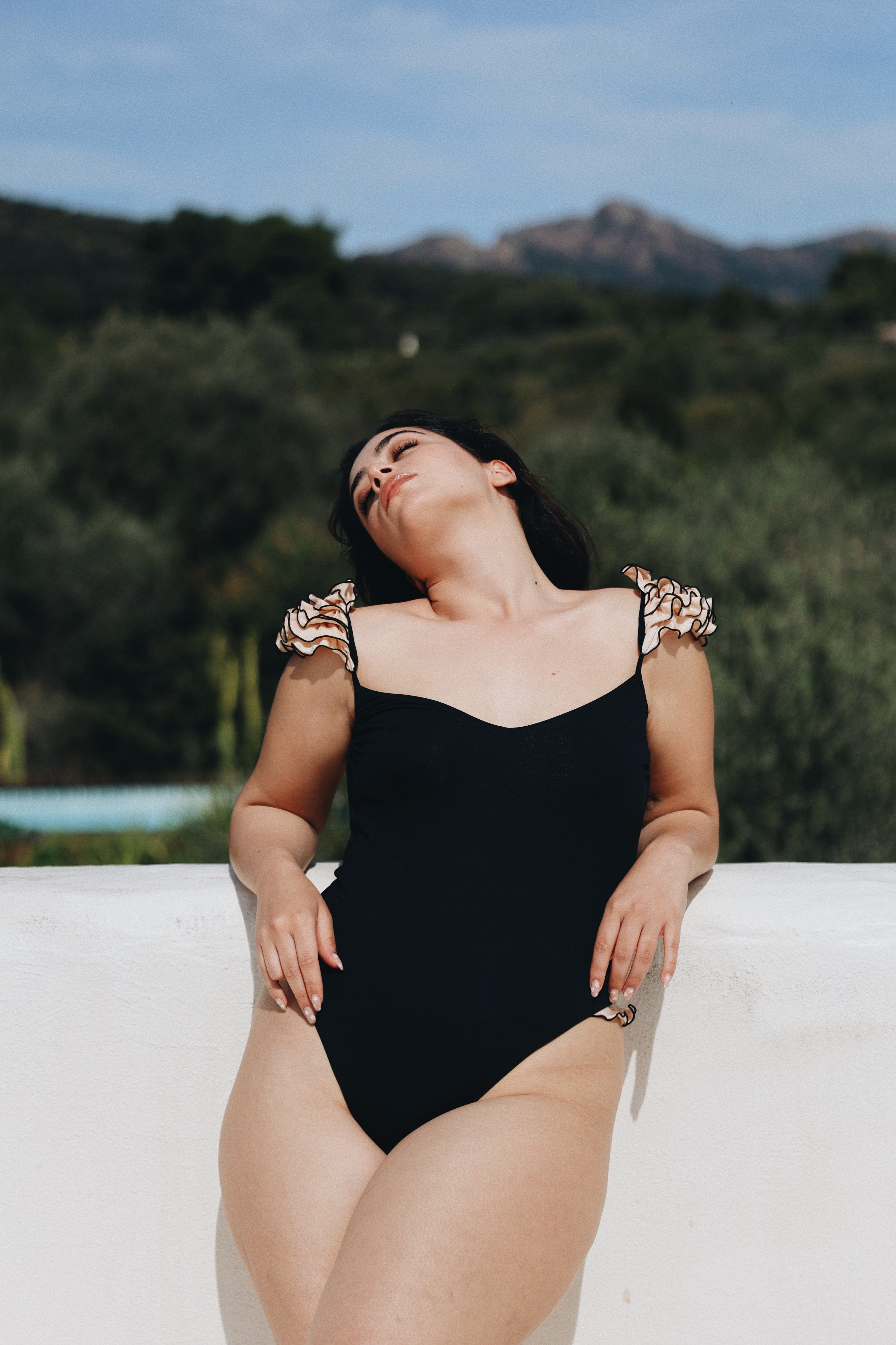 DEIRA Black made by LE SHADI