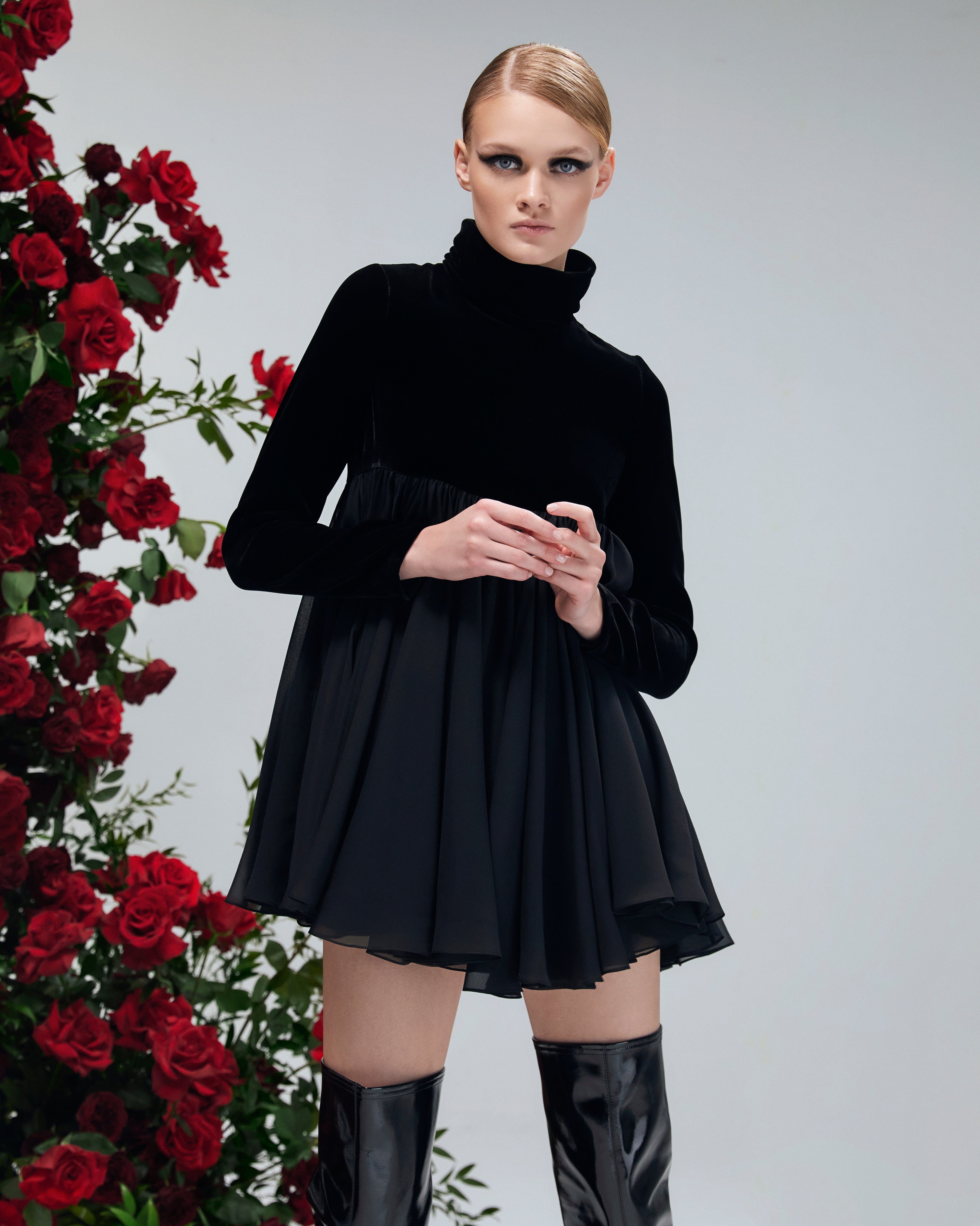 Reine Marguerite Noir made by YVON