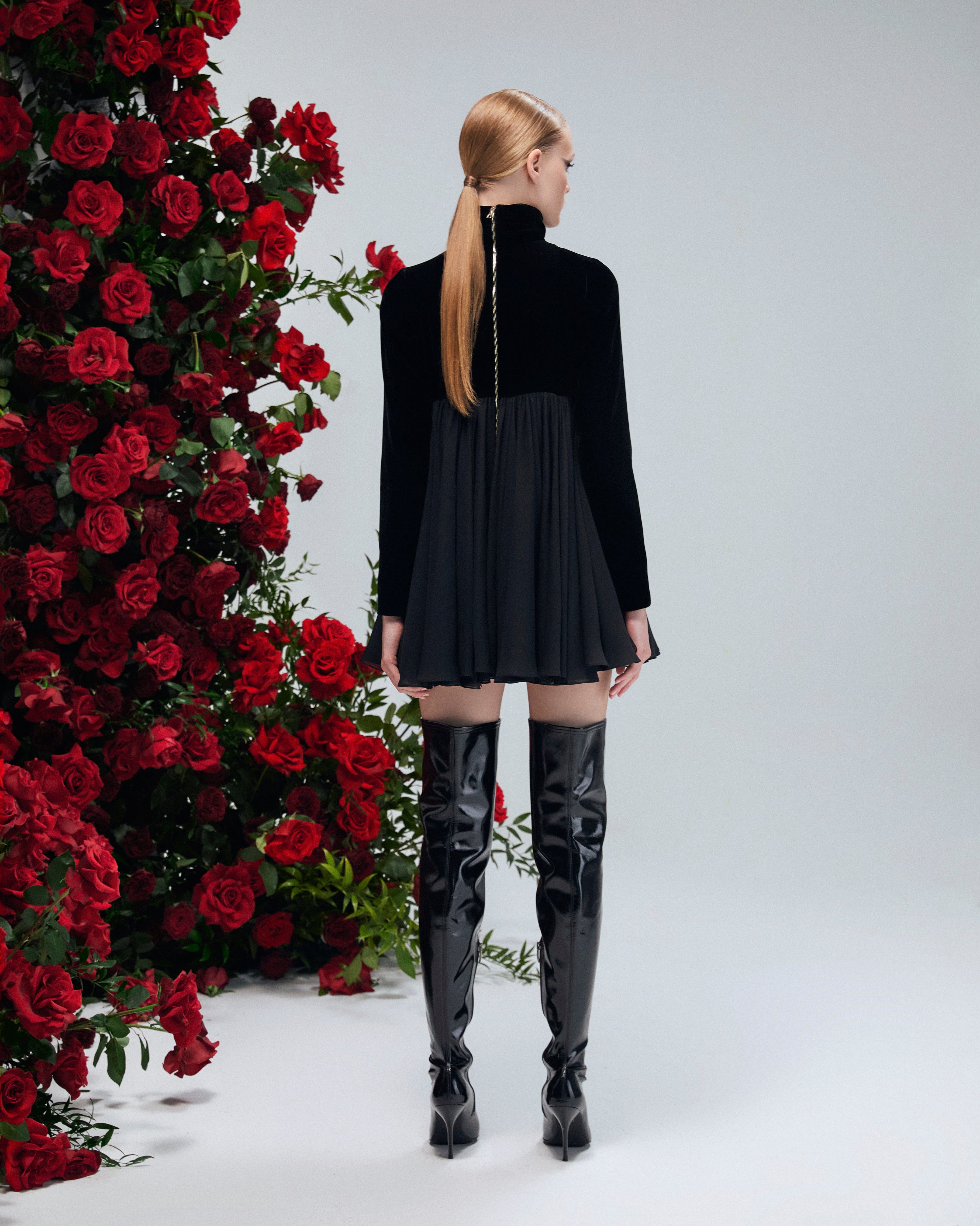 Reine Marguerite Noir made by YVON