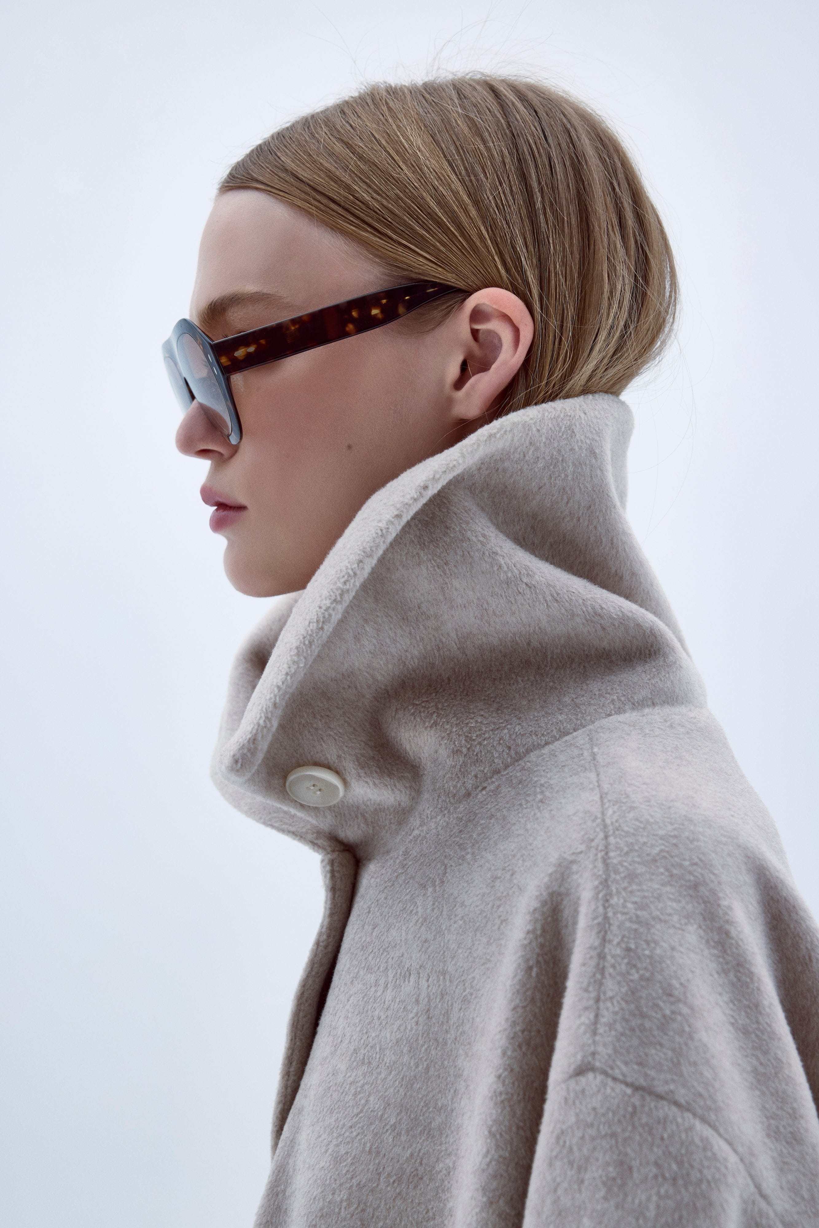 JARINE WOOL BLEND PONCHO IN LIGHT BEIGE made by Nazli Ceren