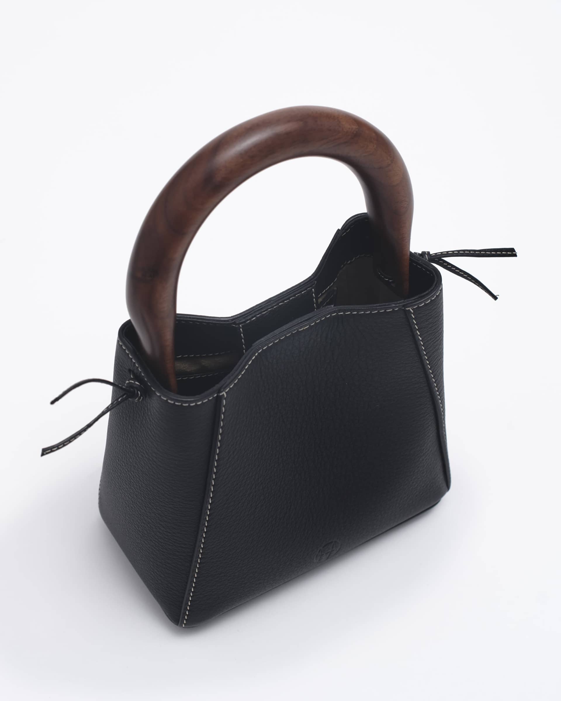 Quinta in Black made by mas