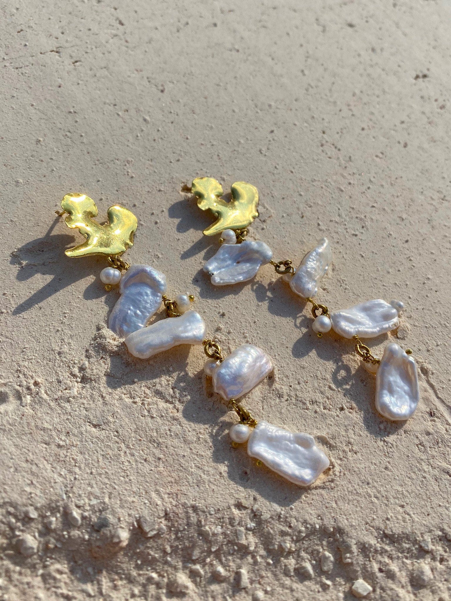 Euphoria Keshi Pearl Earrings made by Eva Remenyi