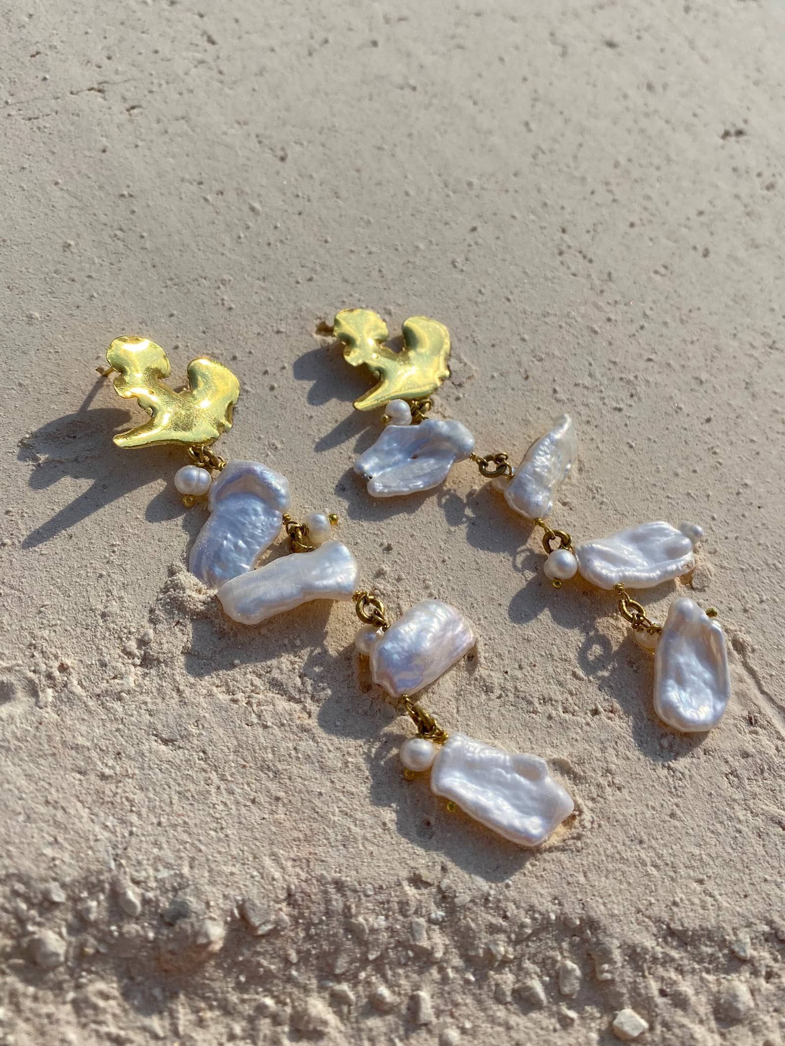 Euphoria Keshi Pearl Earrings made by Eva Remenyi