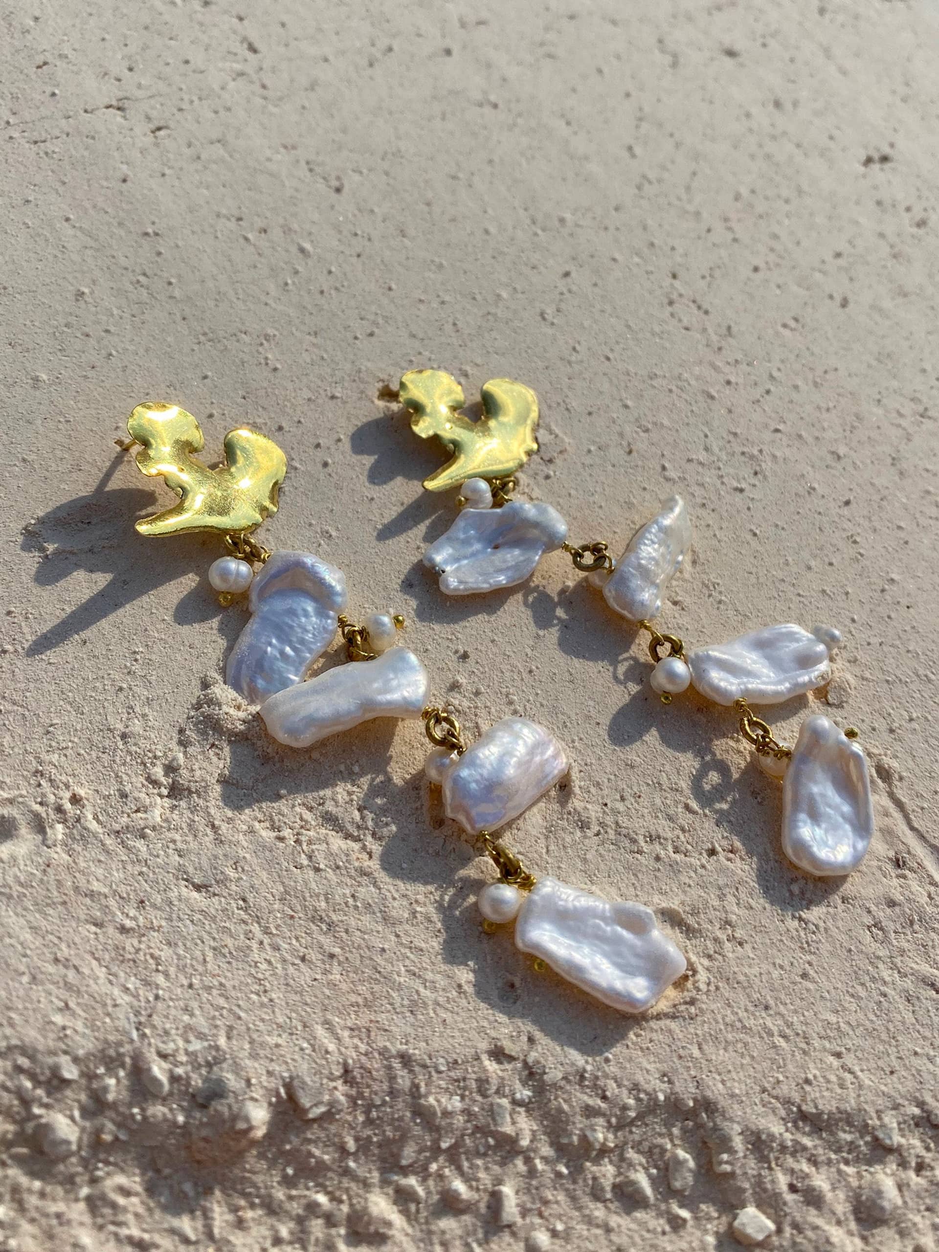 Euphoria Keshi Pearl Earrings made by Eva Remenyi