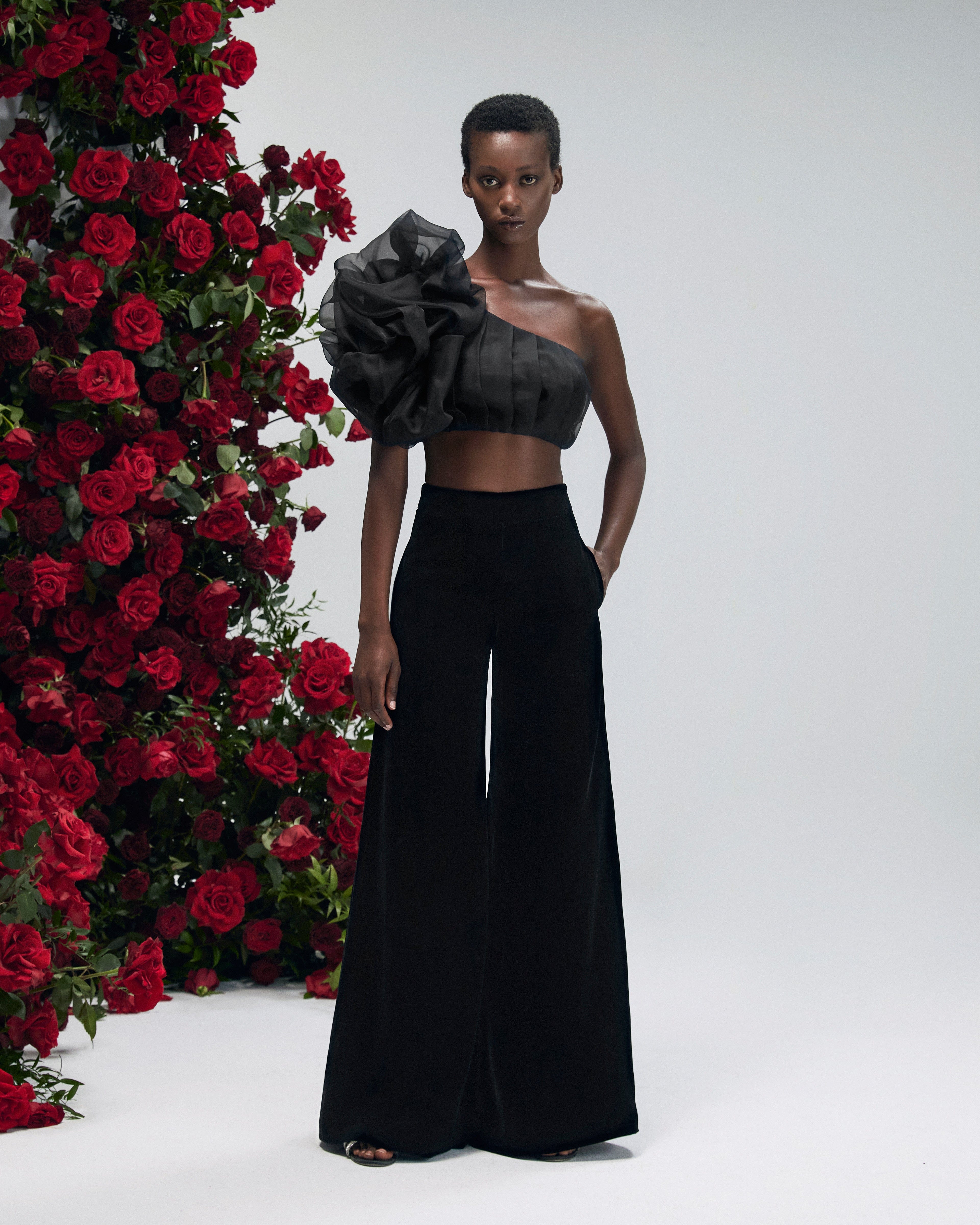 Dahlia Top Noir made by YVON