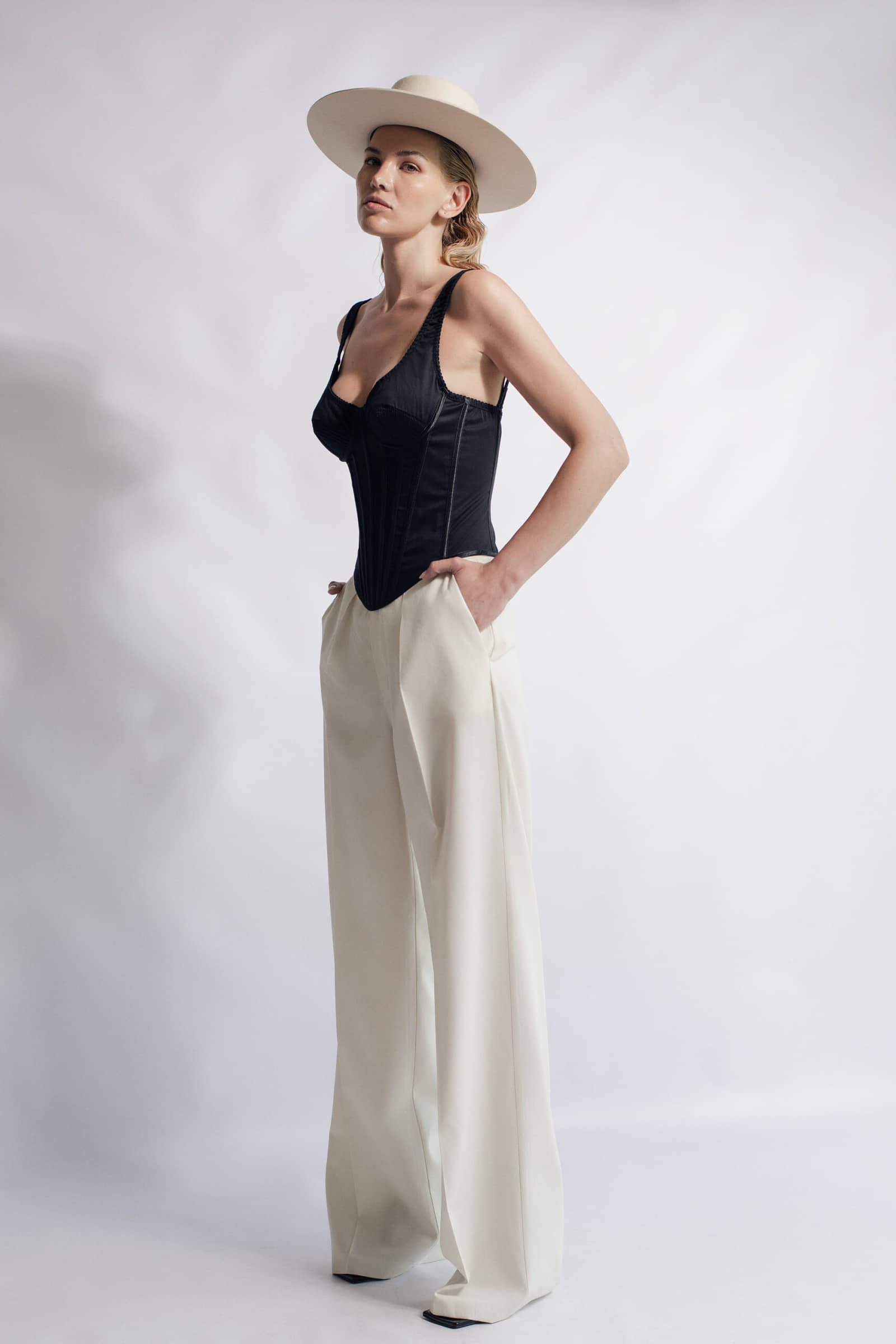 Wide-leg Pants in White made by Aureliana